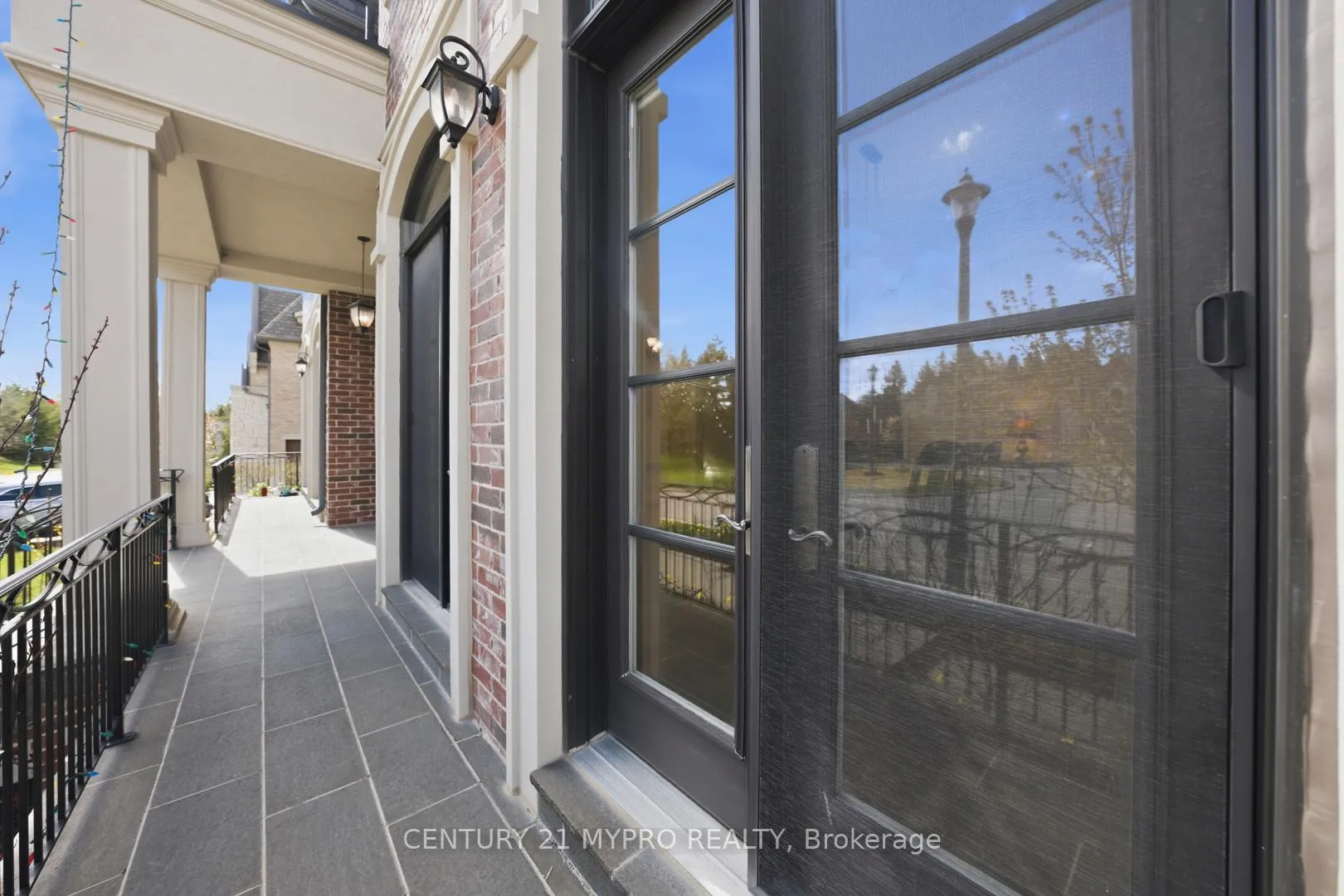 Photo 6 of 70 Davina Circle, Aurora, Aurora Estates — HOMEH