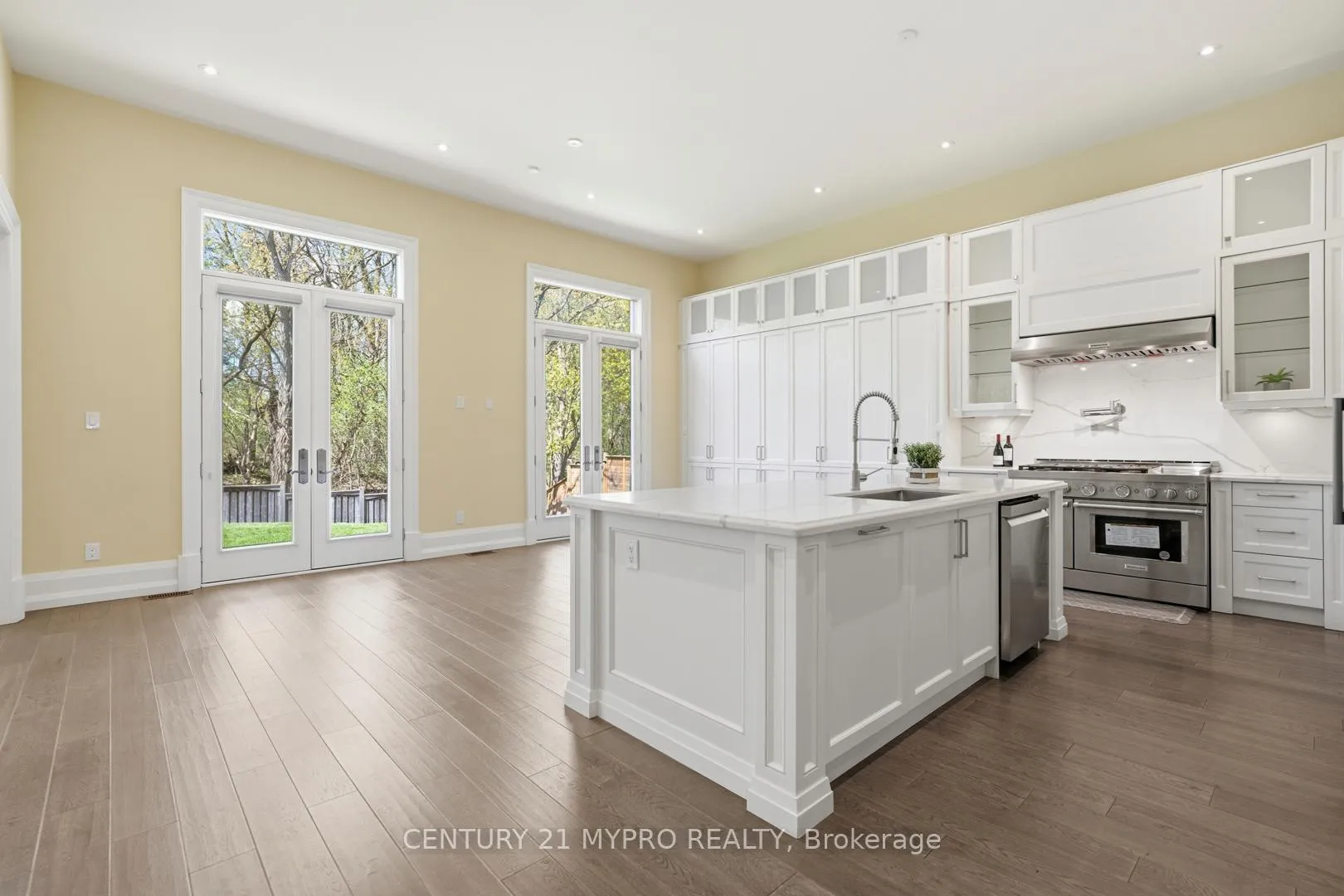 Photo 19 of 70 Davina Circle, Aurora, Aurora Estates — HOMEH