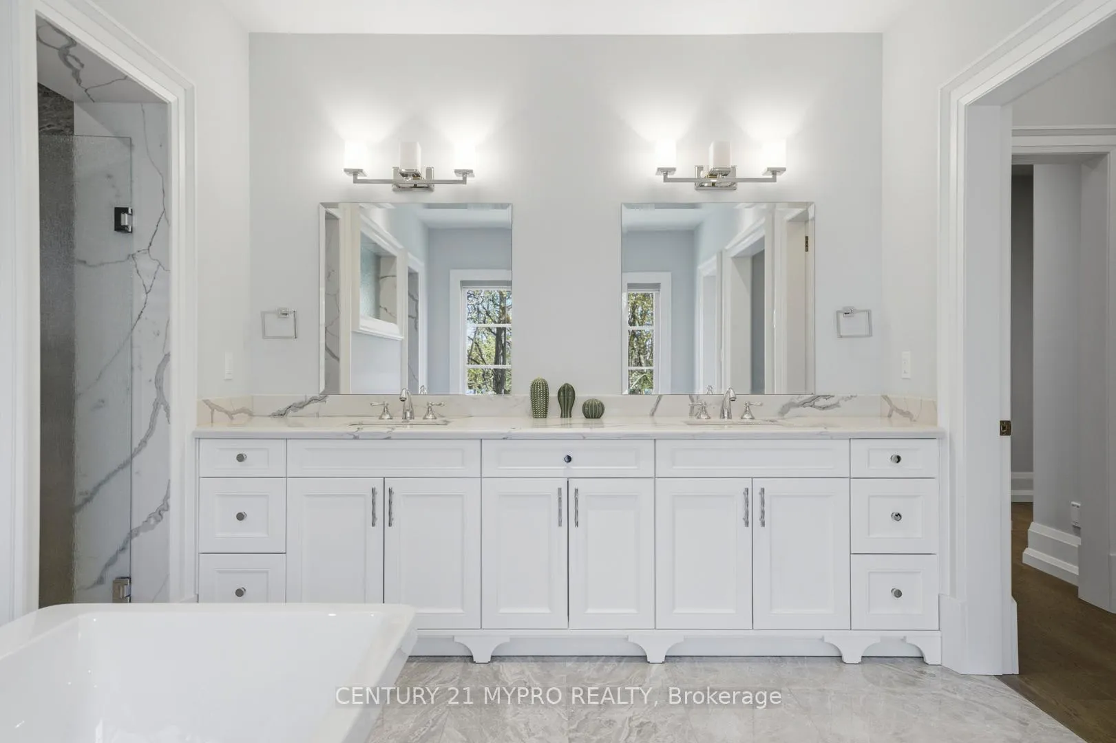 Photo 23 of 70 Davina Circle, Aurora, Aurora Estates — HOMEH