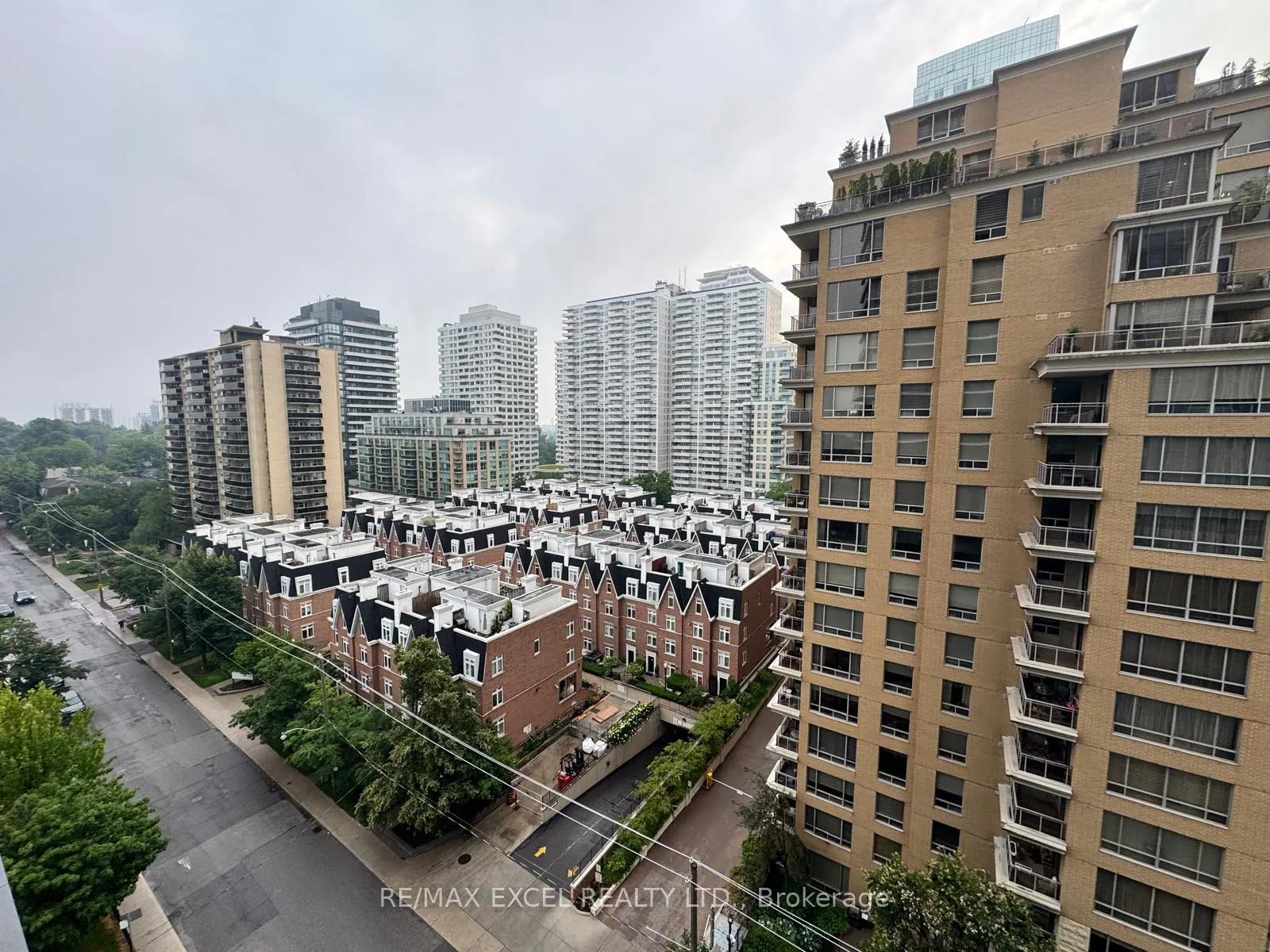 Photo 2 of Unit 1007, 125 Redpath Avenue, Toronto, Mount Pleasant West — HOMEH