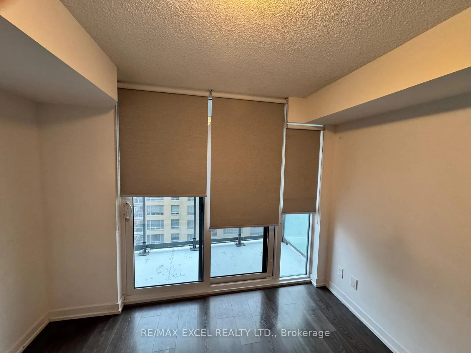 Photo 5 of Unit 1007, 125 Redpath Avenue, Toronto, Mount Pleasant West — HOMEH