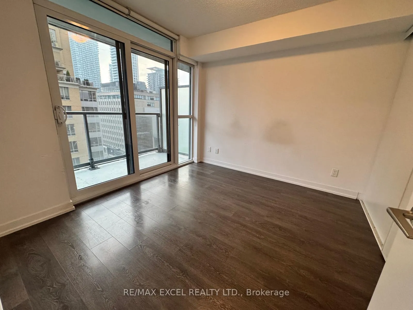 Photo 10 of Unit 1007, 125 Redpath Avenue, Toronto, Mount Pleasant West — HOMEH