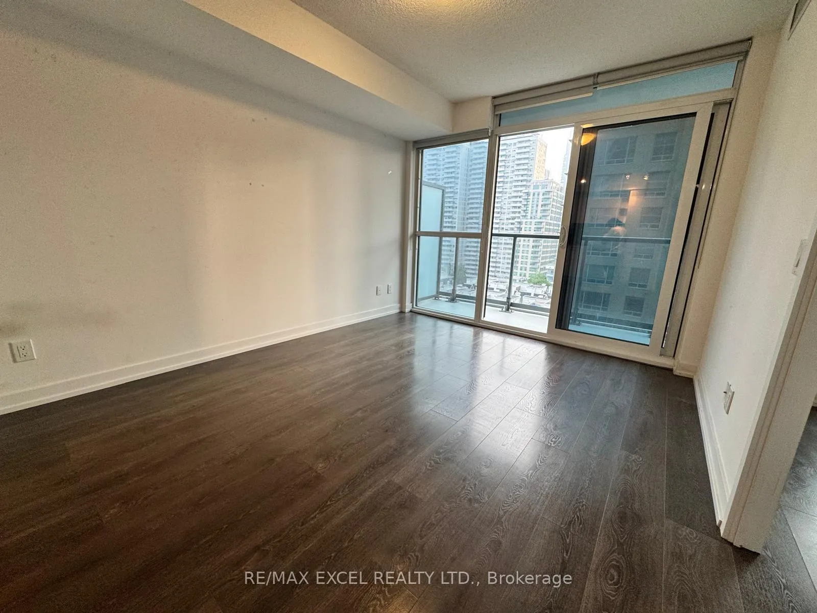 Photo 11 of Unit 1007, 125 Redpath Avenue, Toronto, Mount Pleasant West — HOMEH