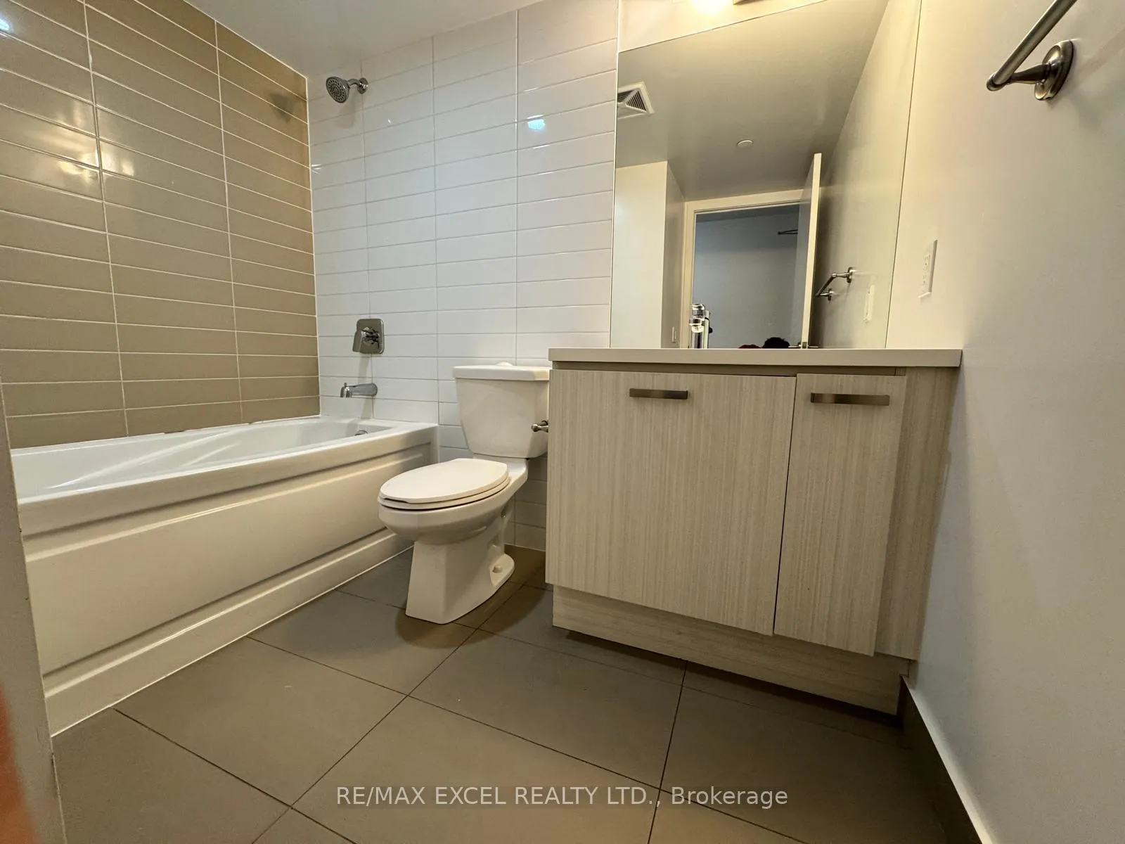 Photo 12 of Unit 1007, 125 Redpath Avenue, Toronto, Mount Pleasant West — HOMEH