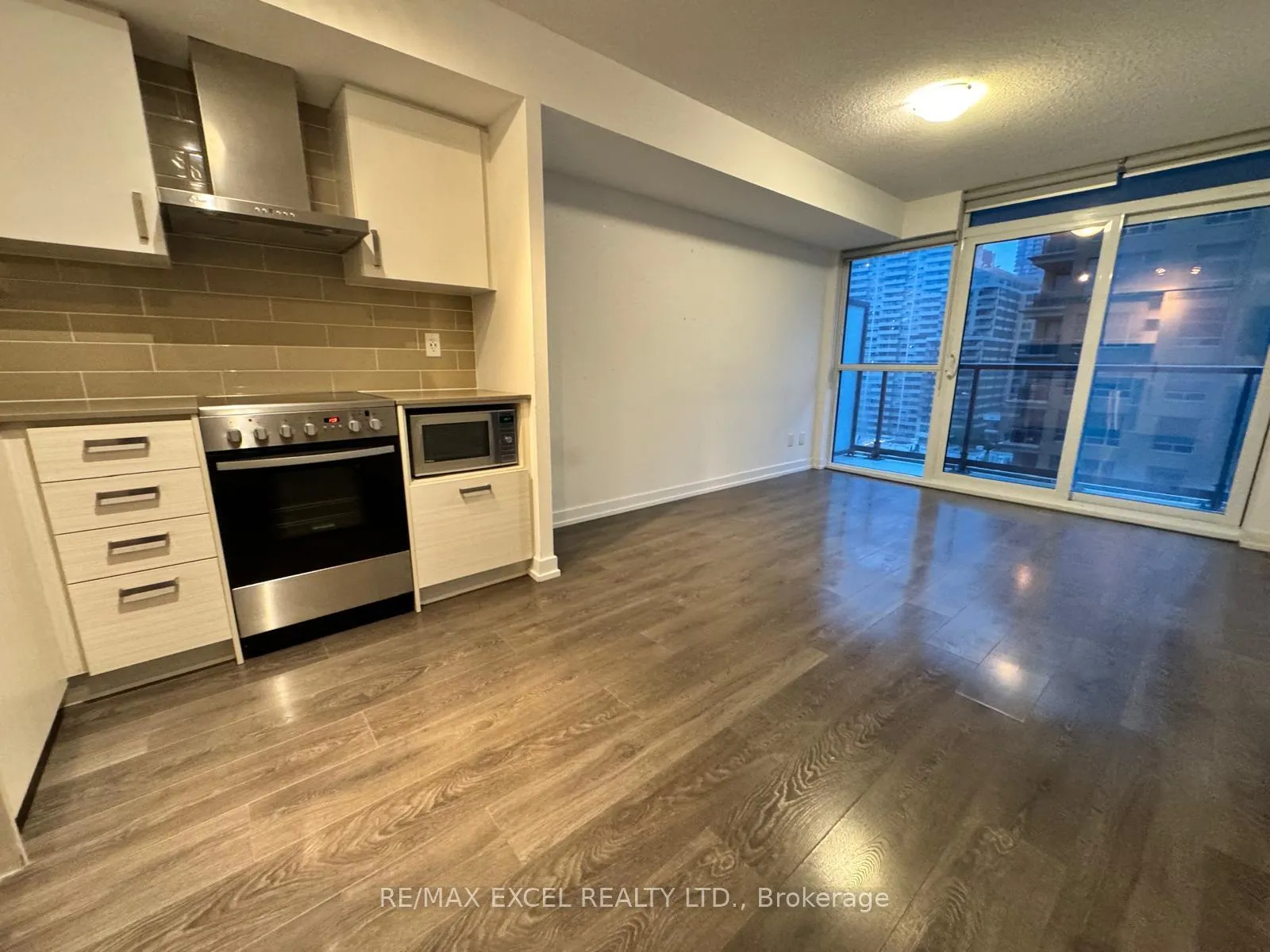 Photo 13 of Unit 1007, 125 Redpath Avenue, Toronto, Mount Pleasant West — HOMEH