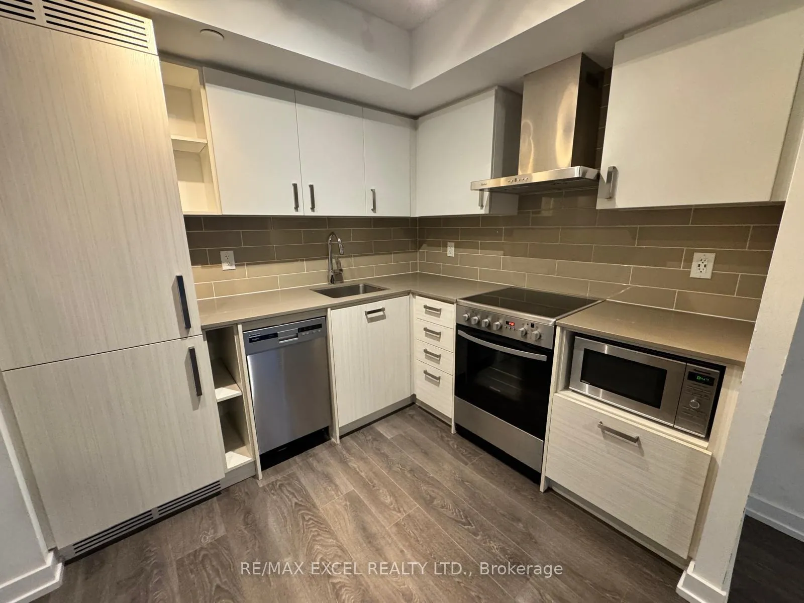 Photo 14 of Unit 1007, 125 Redpath Avenue, Toronto, Mount Pleasant West — HOMEH