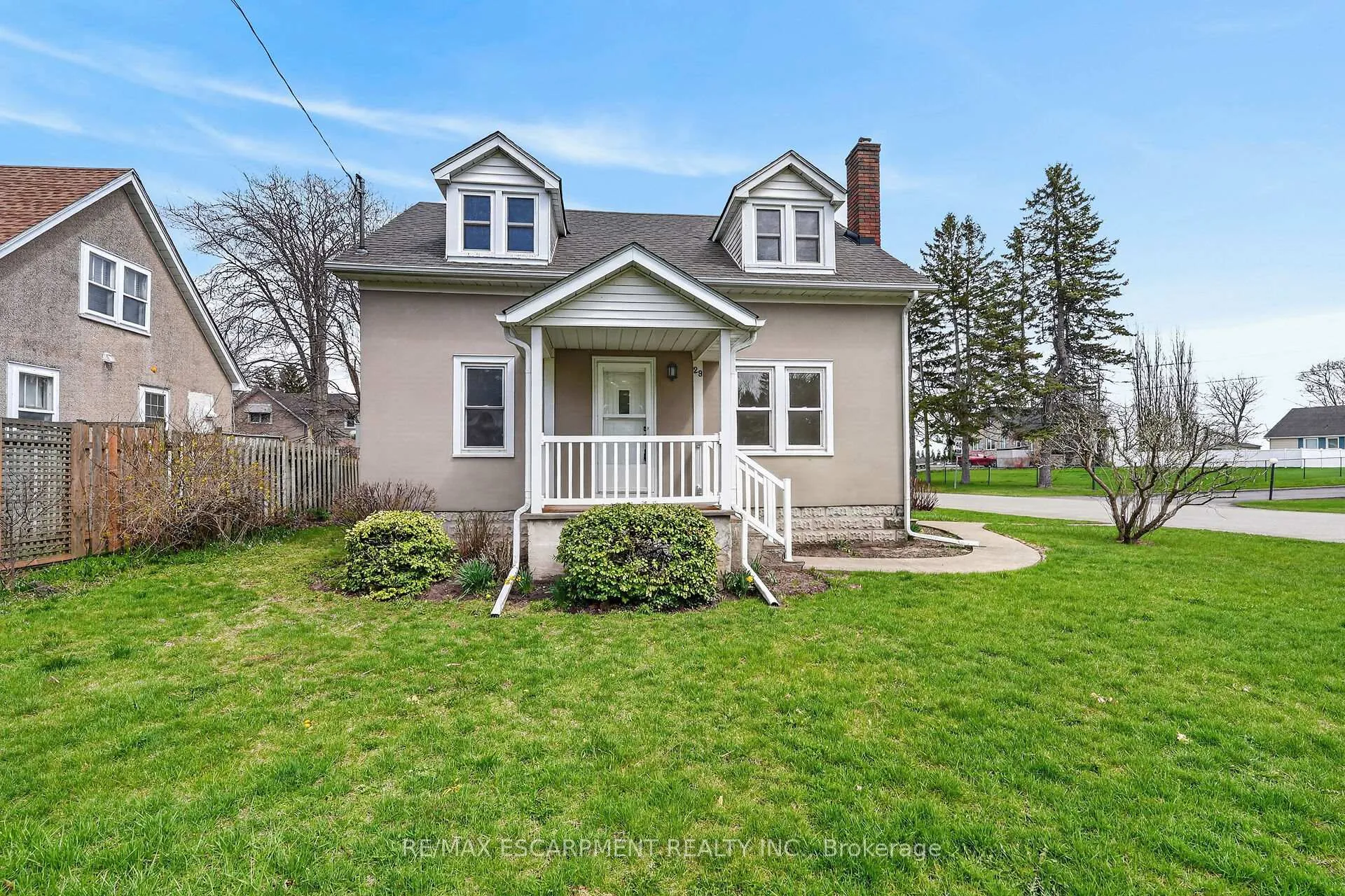Photo 2 of 29 Rosemount Avenue, Port Colborne, Sugarloaf — HOMEH