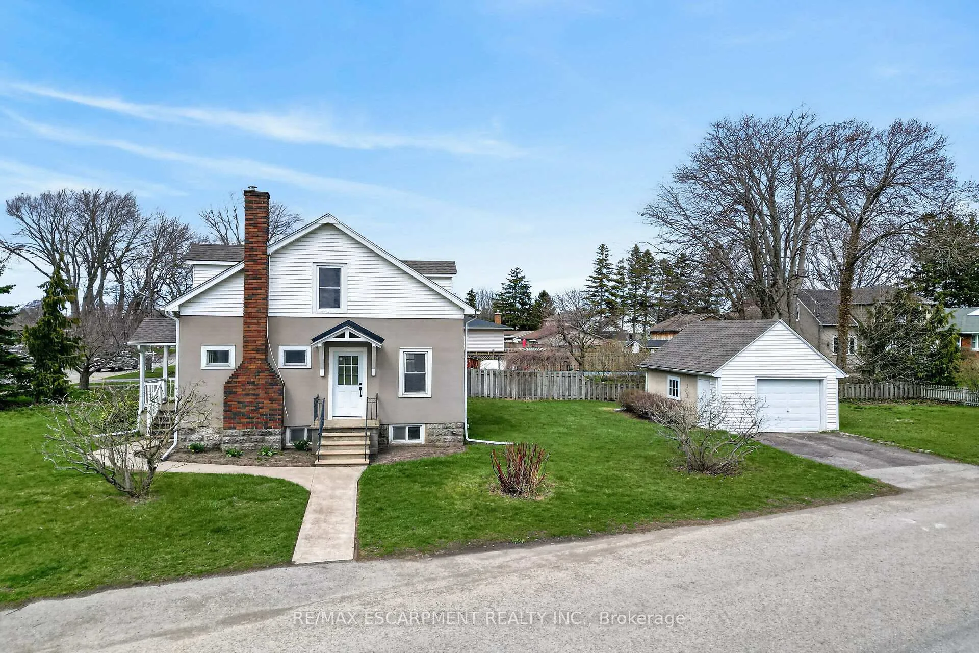 Photo 4 of 29 Rosemount Avenue, Port Colborne, Sugarloaf — HOMEH