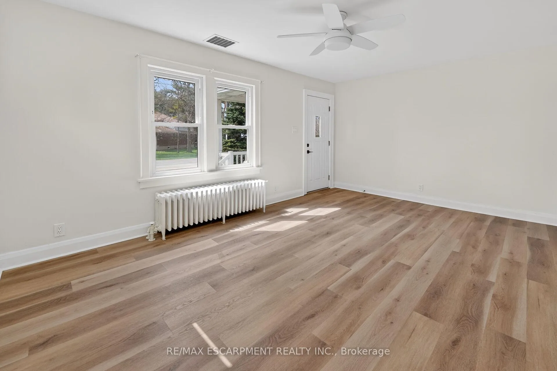 Photo 6 of 29 Rosemount Avenue, Port Colborne, Sugarloaf — HOMEH