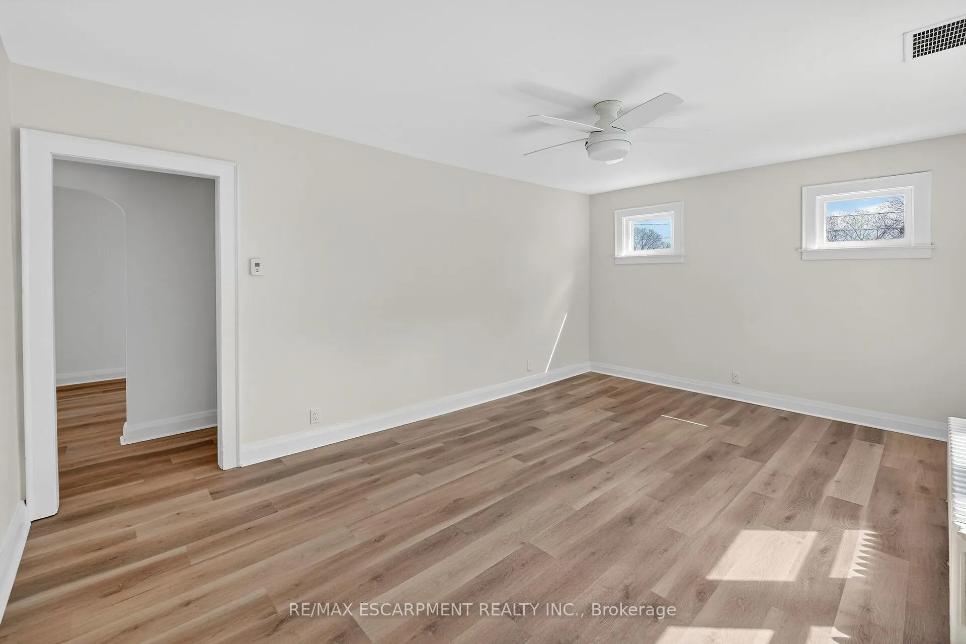 Photo 7 of 29 Rosemount Avenue, Port Colborne, Sugarloaf — HOMEH