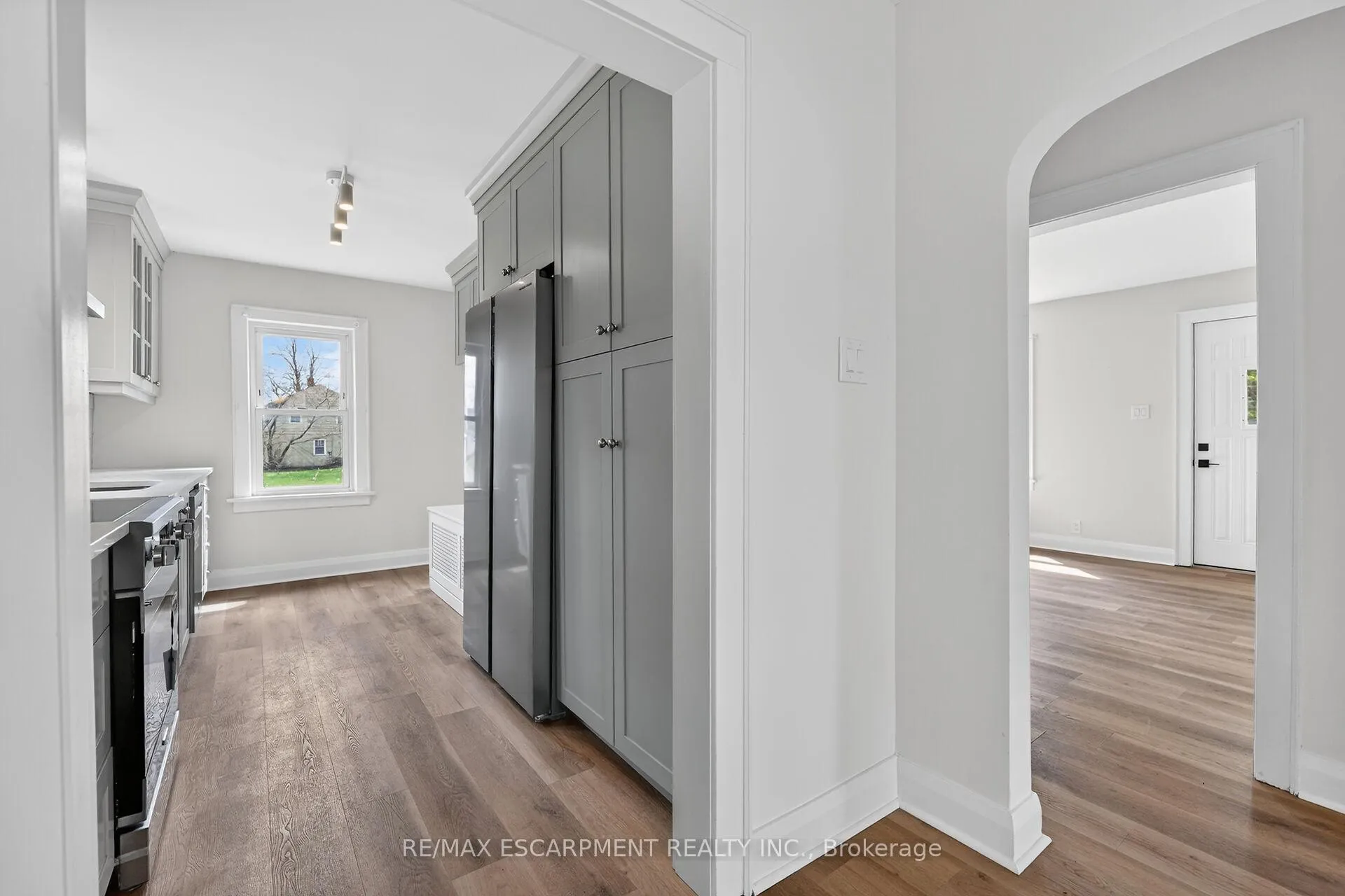 Photo 8 of 29 Rosemount Avenue, Port Colborne, Sugarloaf — HOMEH