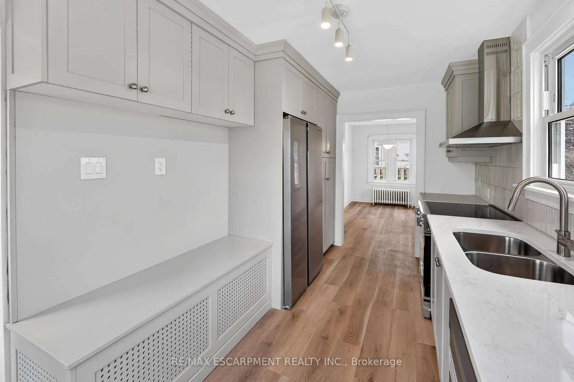Photo 11 of 29 Rosemount Avenue, Port Colborne, Sugarloaf — HOMEH