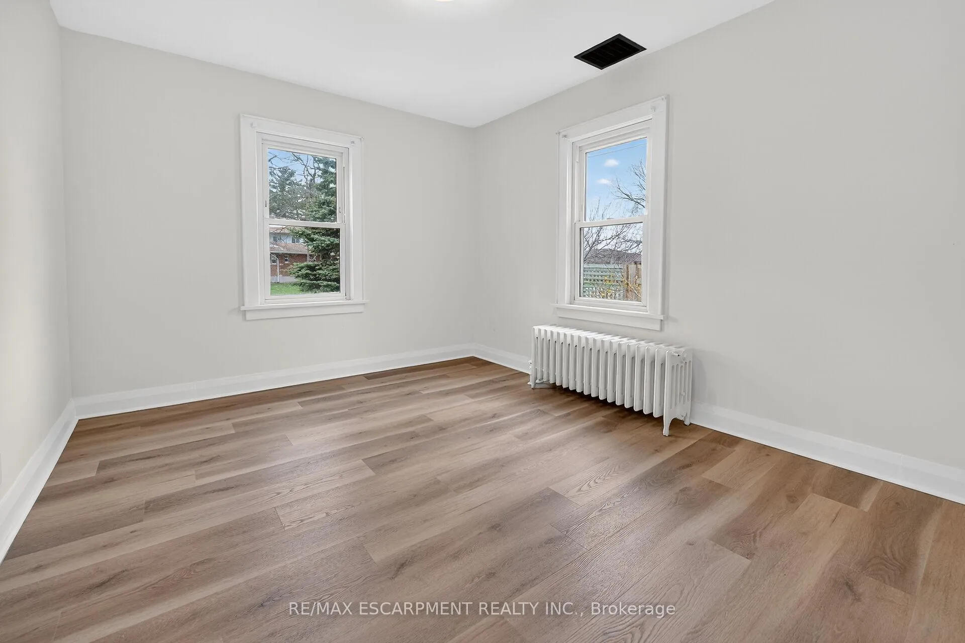 Photo 14 of 29 Rosemount Avenue, Port Colborne, Sugarloaf — HOMEH