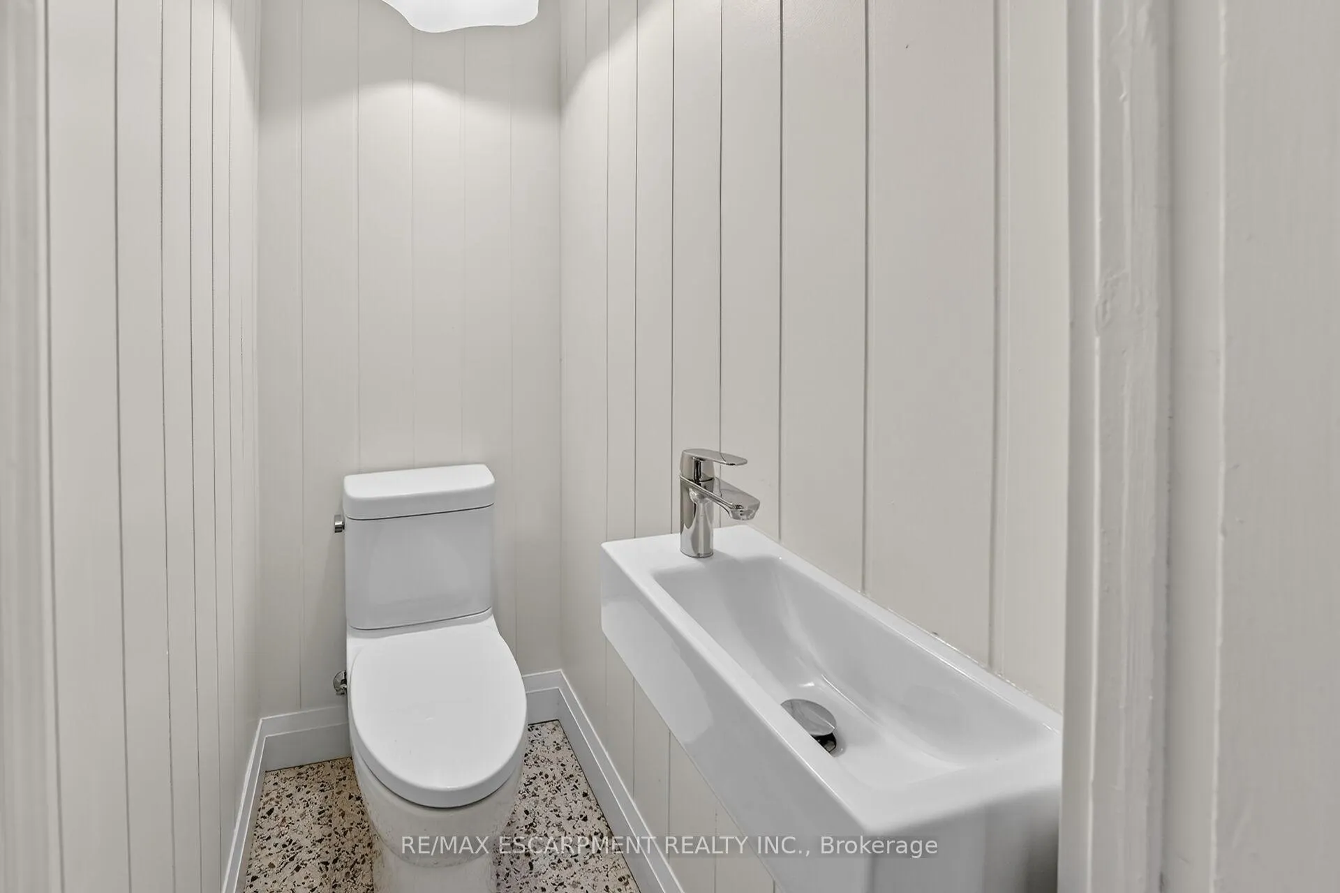 Photo 16 of 29 Rosemount Avenue, Port Colborne, Sugarloaf — HOMEH