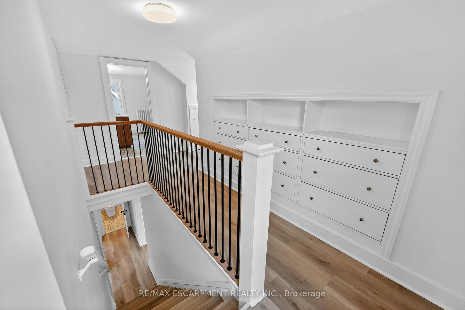 Photo 17 of 29 Rosemount Avenue, Port Colborne, Sugarloaf — HOMEH