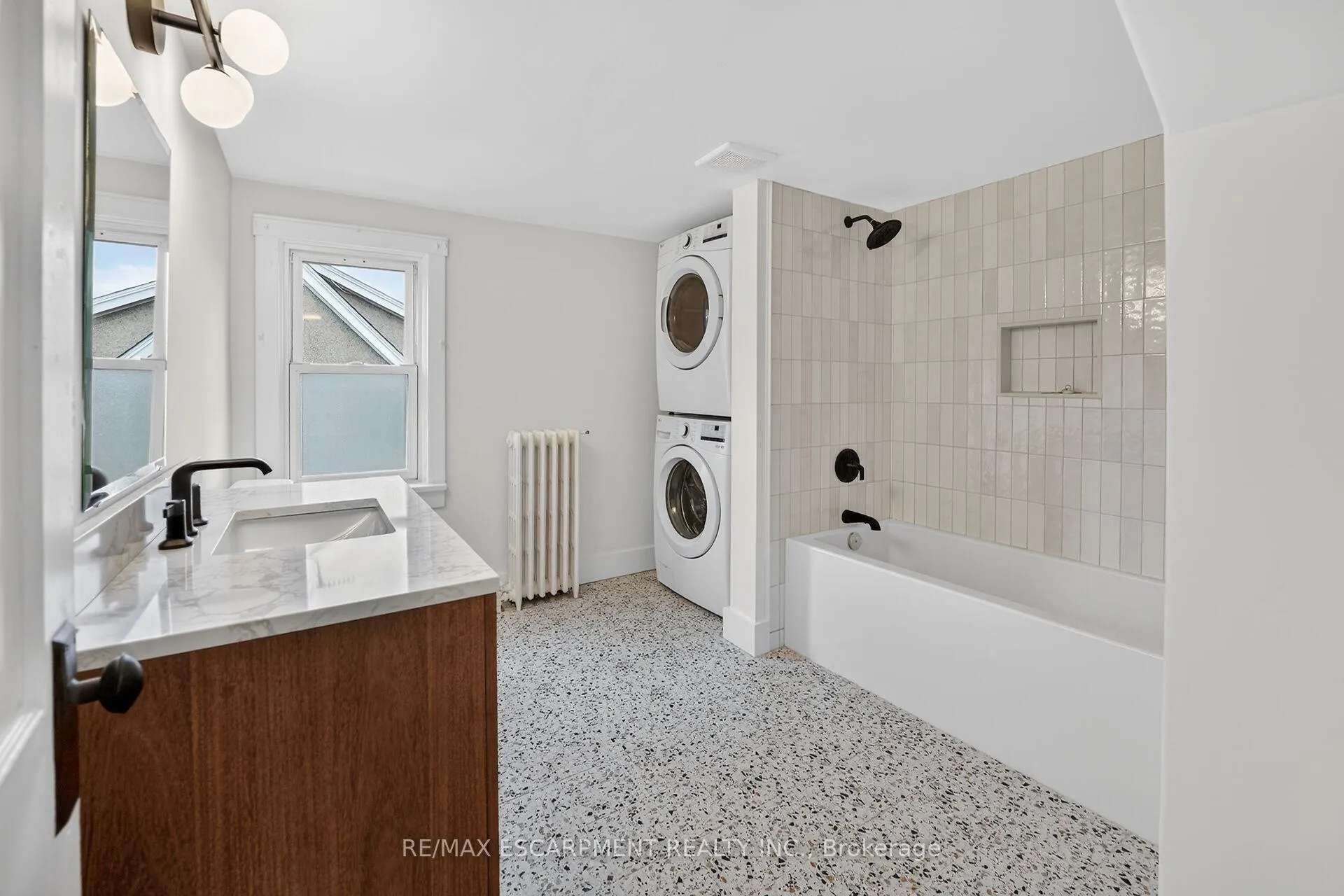 Photo 23 of 29 Rosemount Avenue, Port Colborne, Sugarloaf — HOMEH
