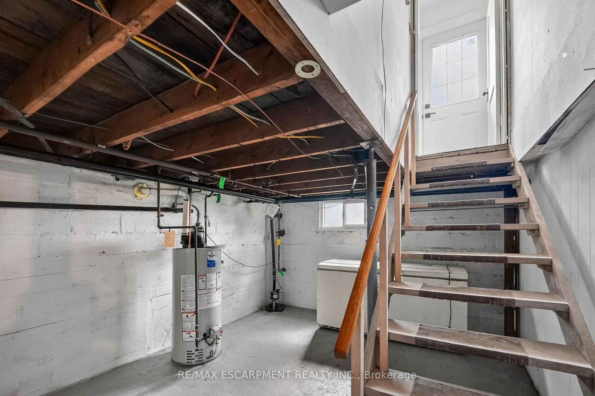 Photo 27 of 29 Rosemount Avenue, Port Colborne, Sugarloaf — HOMEH