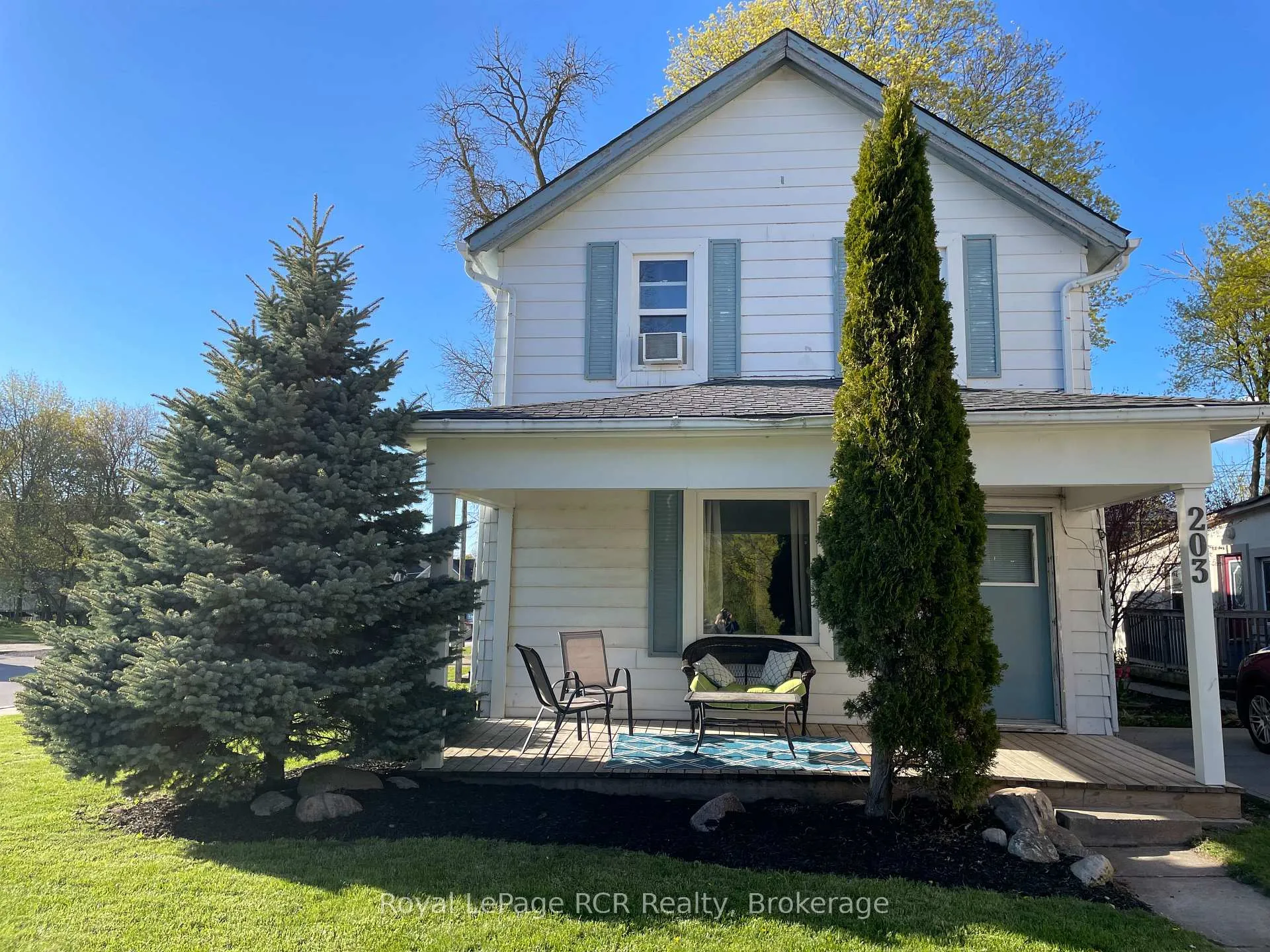 Photo 2 of 203 Main Street E, Minto — HOMEH