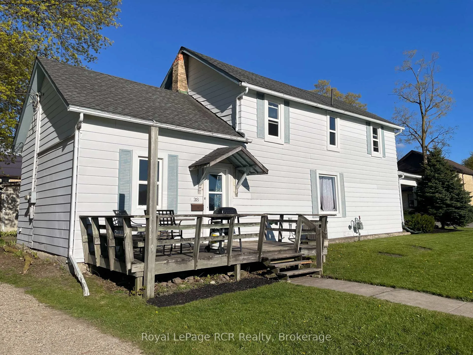 Photo 4 of 203 Main Street E, Minto — HOMEH