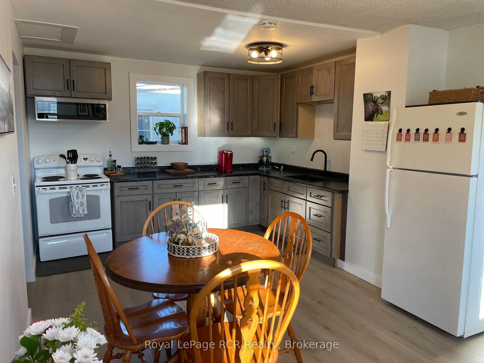 Photo 8 of 203 Main Street E, Minto — HOMEH