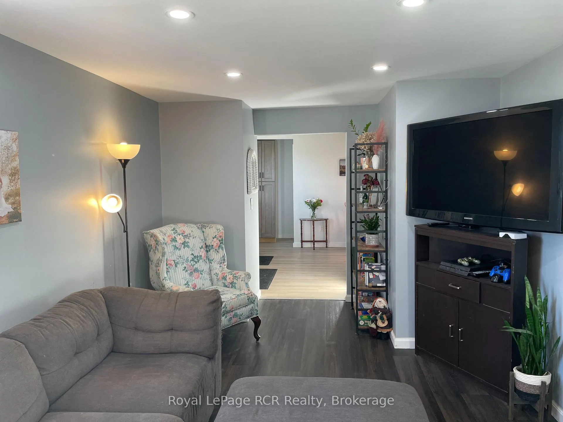Photo 10 of 203 Main Street E, Minto — HOMEH
