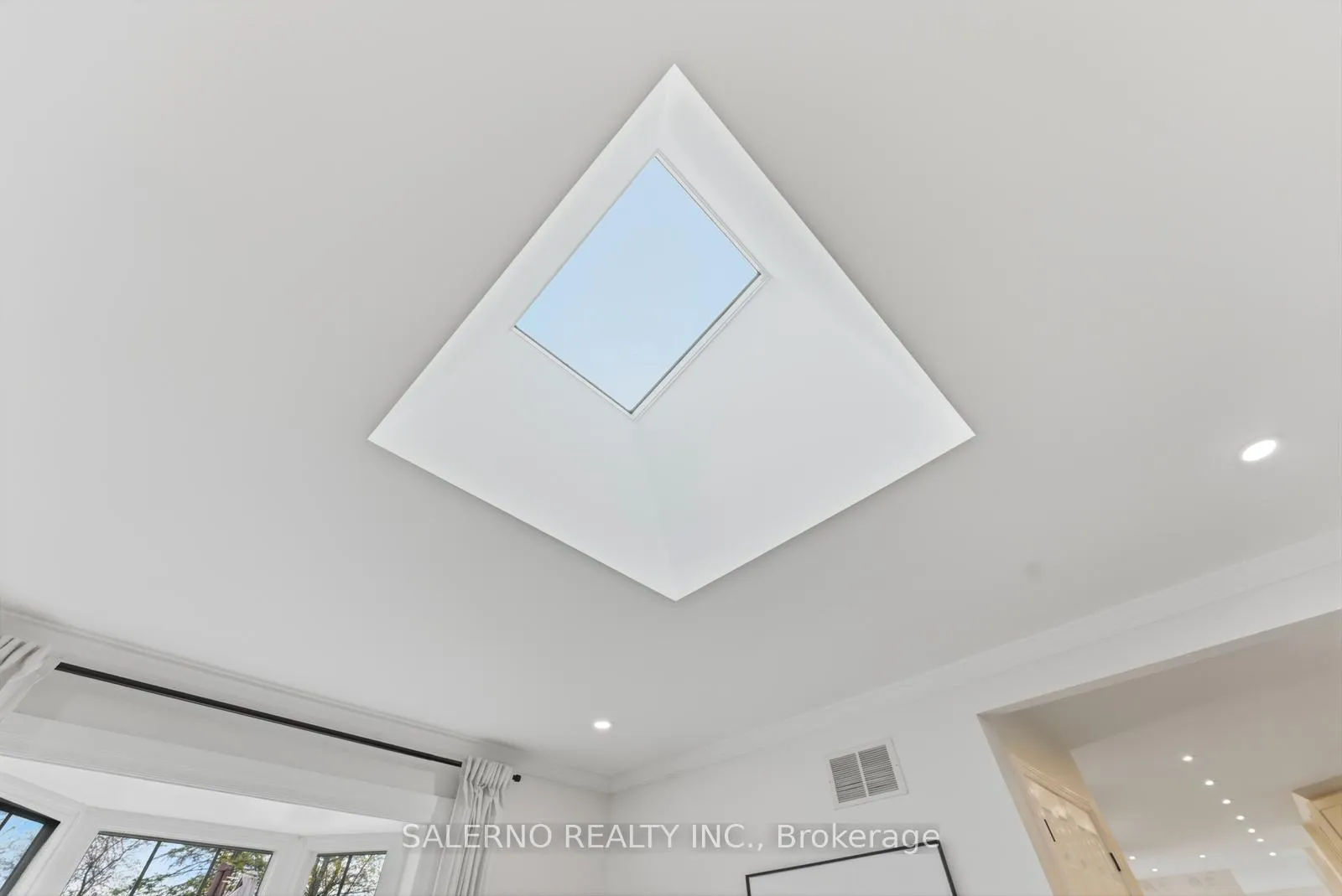 Photo 26 of 8 Simon Henry Avenue, King, Nobleton — HOMEH