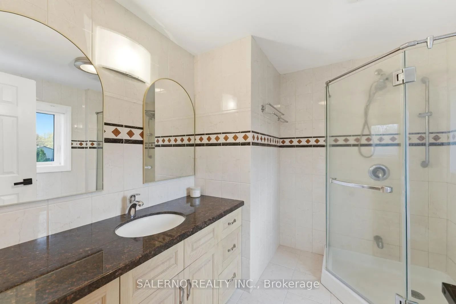 Photo 32 of 8 Simon Henry Avenue, King, Nobleton — HOMEH