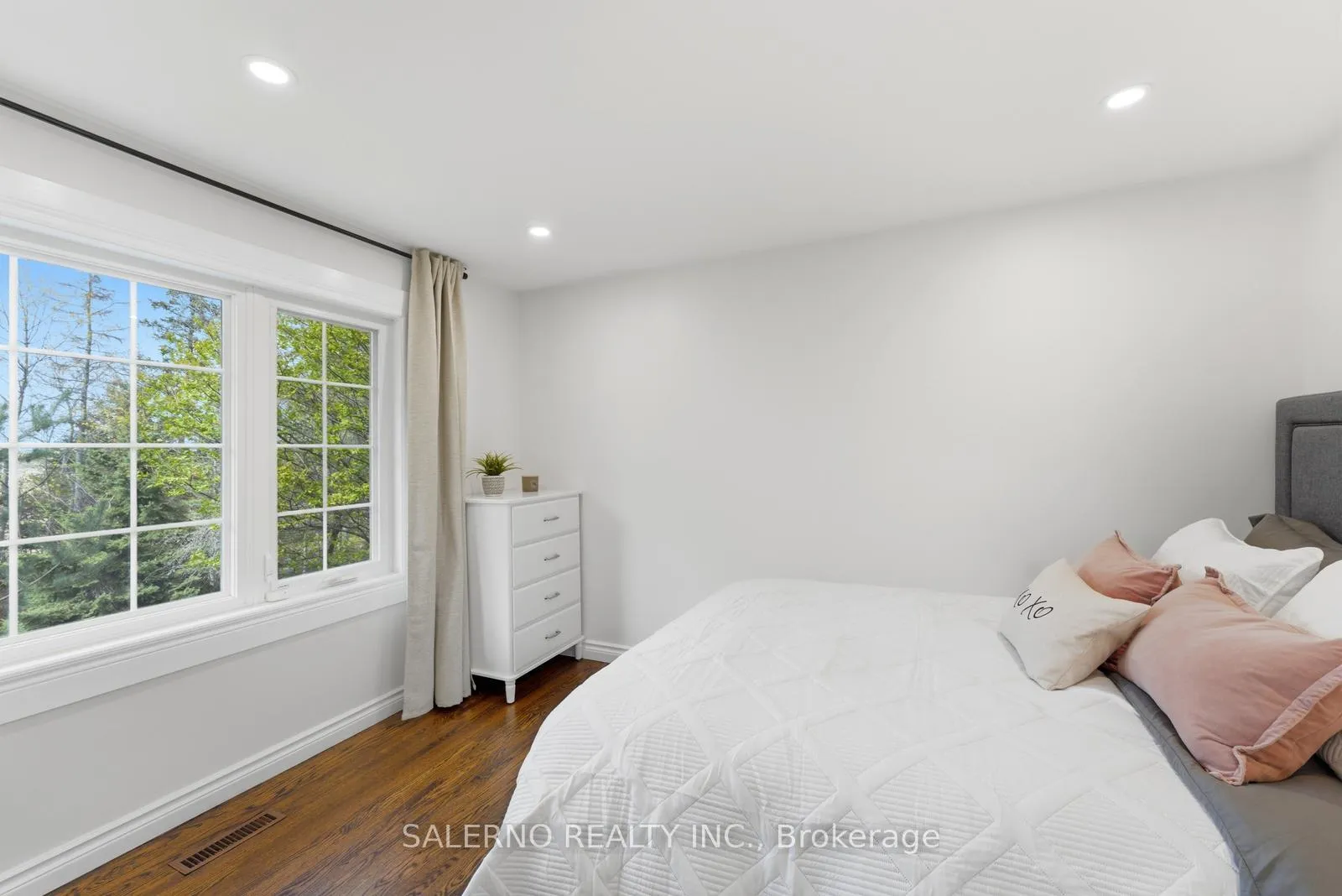 Photo 33 of 8 Simon Henry Avenue, King, Nobleton — HOMEH