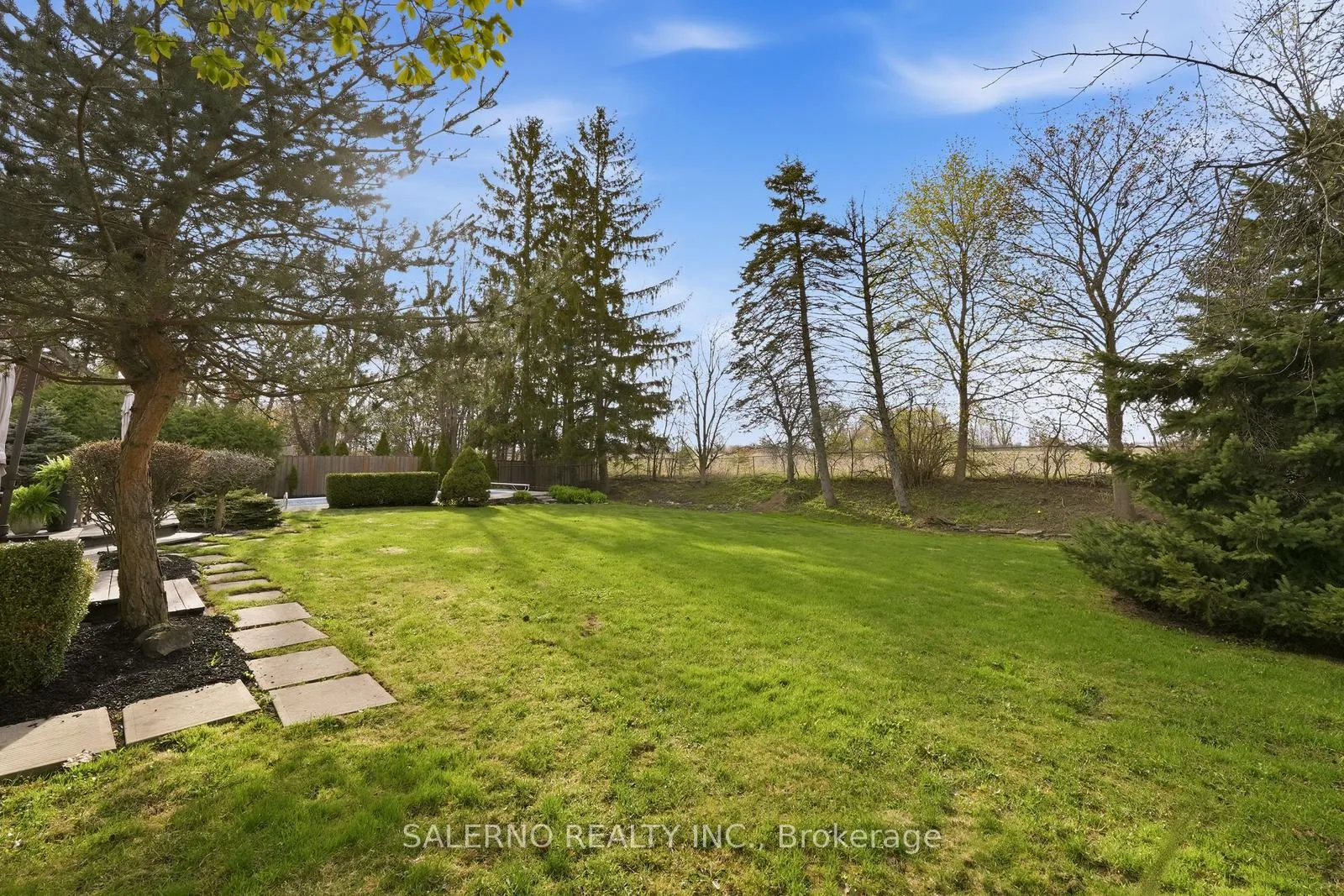 Photo 47 of 8 Simon Henry Avenue, King, Nobleton — HOMEH