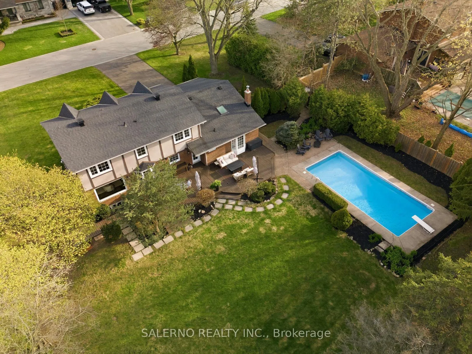 Photo 49 of 8 Simon Henry Avenue, King, Nobleton — HOMEH