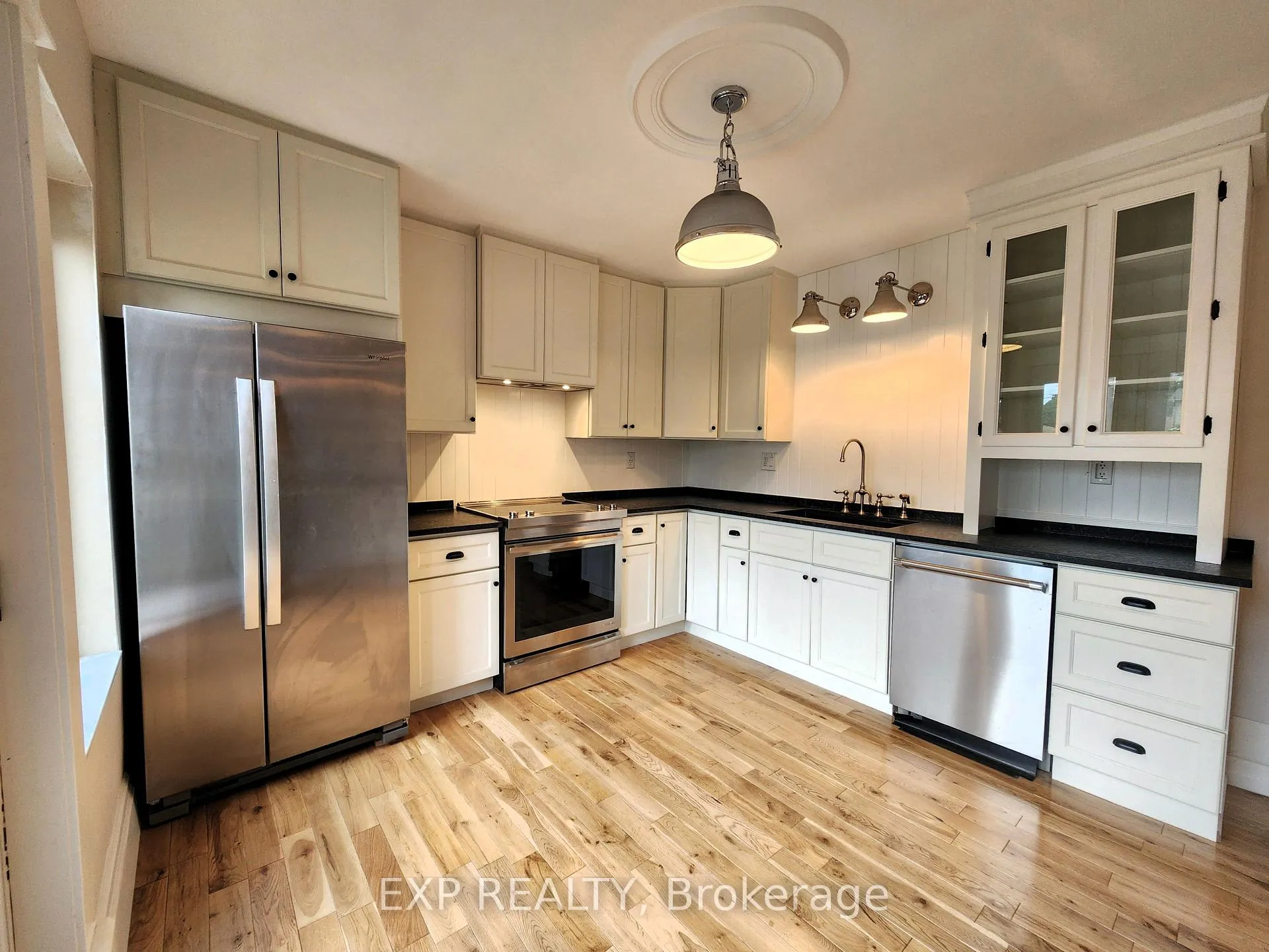 Photo 4 of 446 Macnab Street N, Hamilton, North End — HOMEH