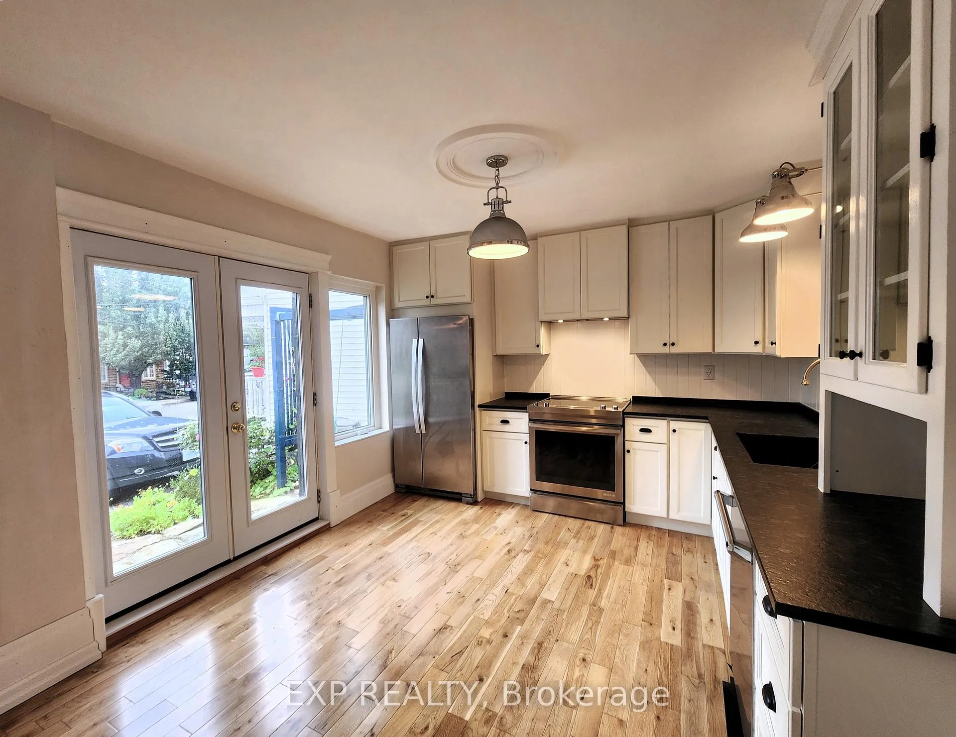 Photo 5 of 446 Macnab Street N, Hamilton, North End — HOMEH