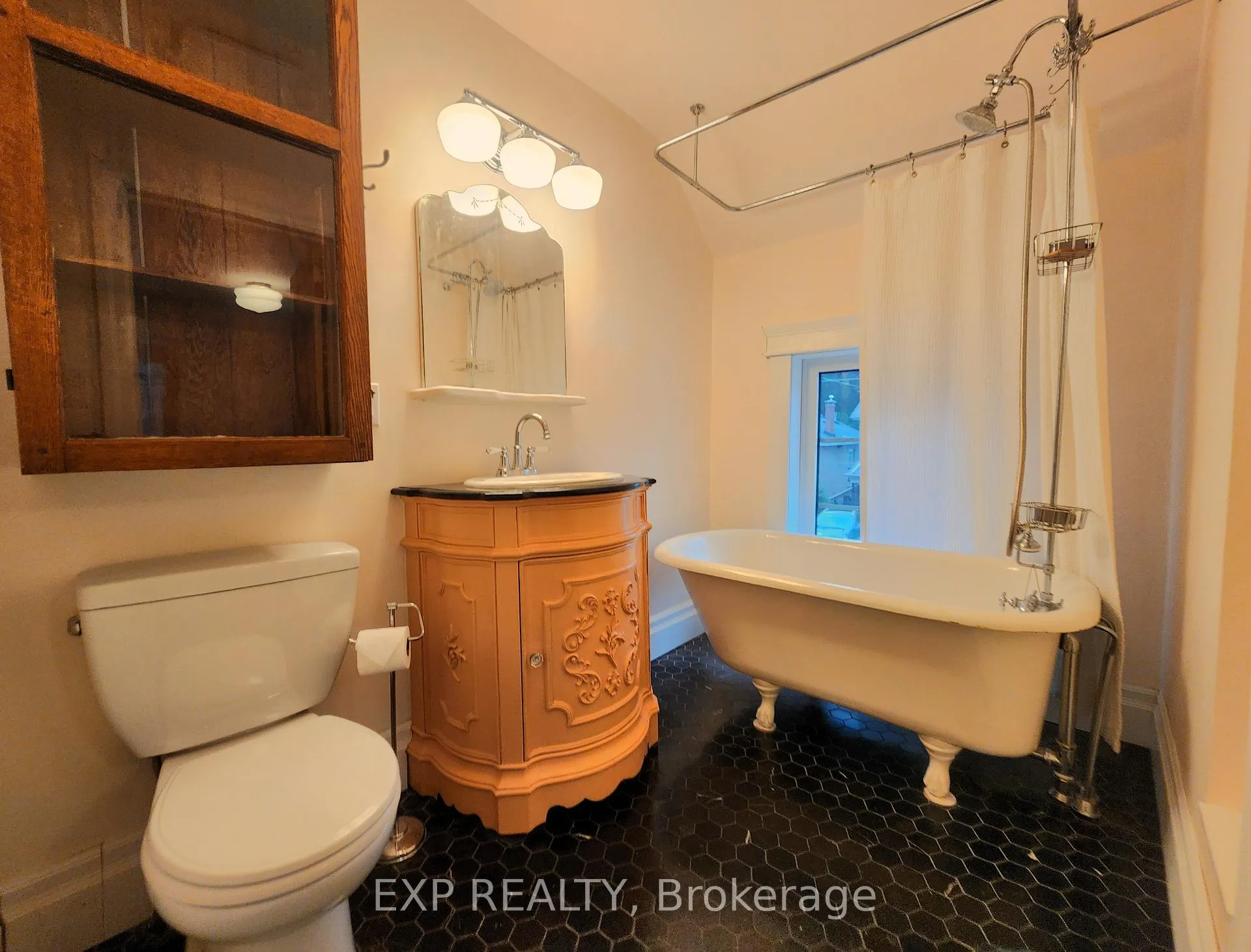 Photo 9 of 446 Macnab Street N, Hamilton, North End — HOMEH