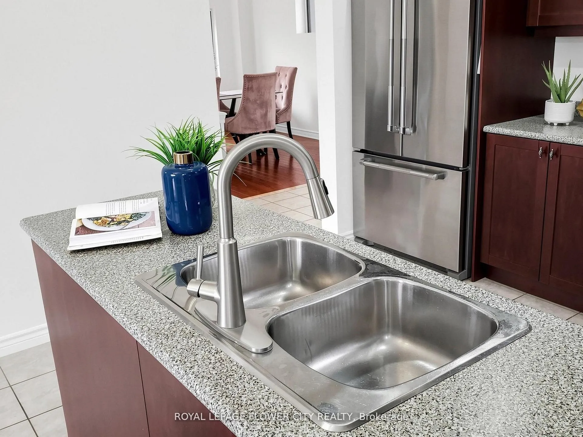 Photo 14 of 2 Don Morris Court, Clarington, Bowmanville — HOMEH