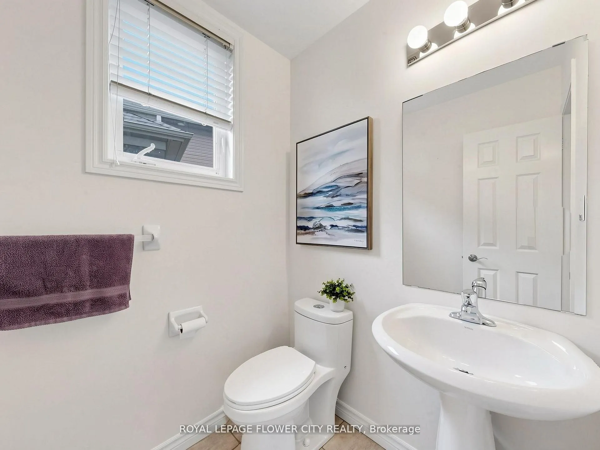 Photo 15 of 2 Don Morris Court, Clarington, Bowmanville — HOMEH