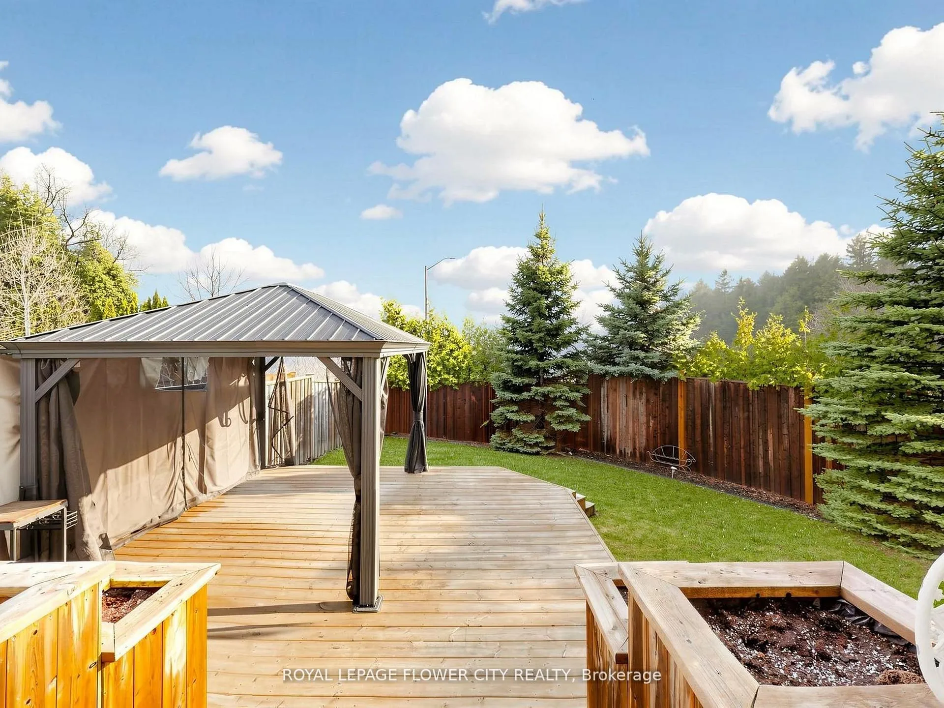 Photo 31 of 2 Don Morris Court, Clarington, Bowmanville — HOMEH