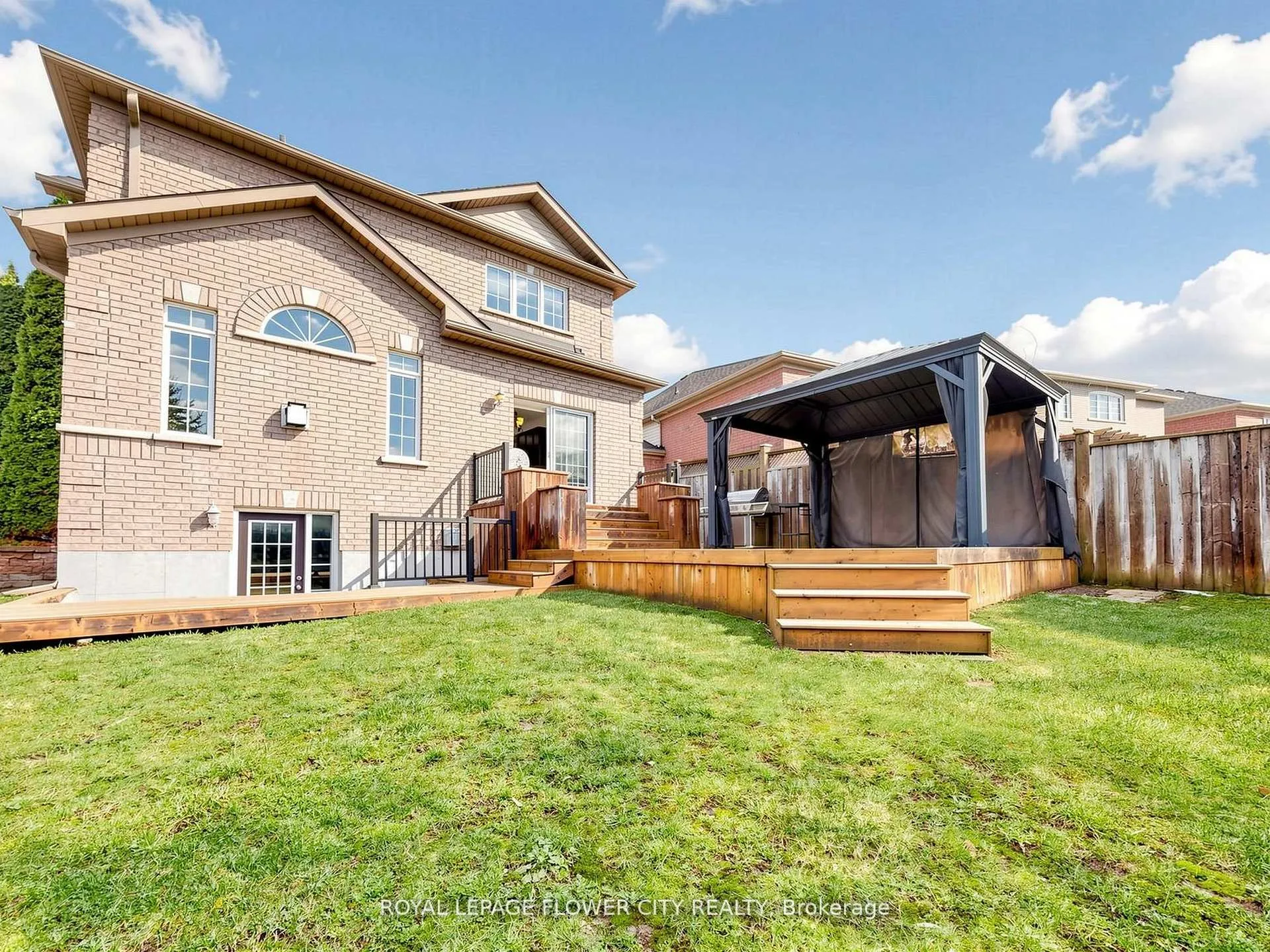 Photo 32 of 2 Don Morris Court, Clarington, Bowmanville — HOMEH