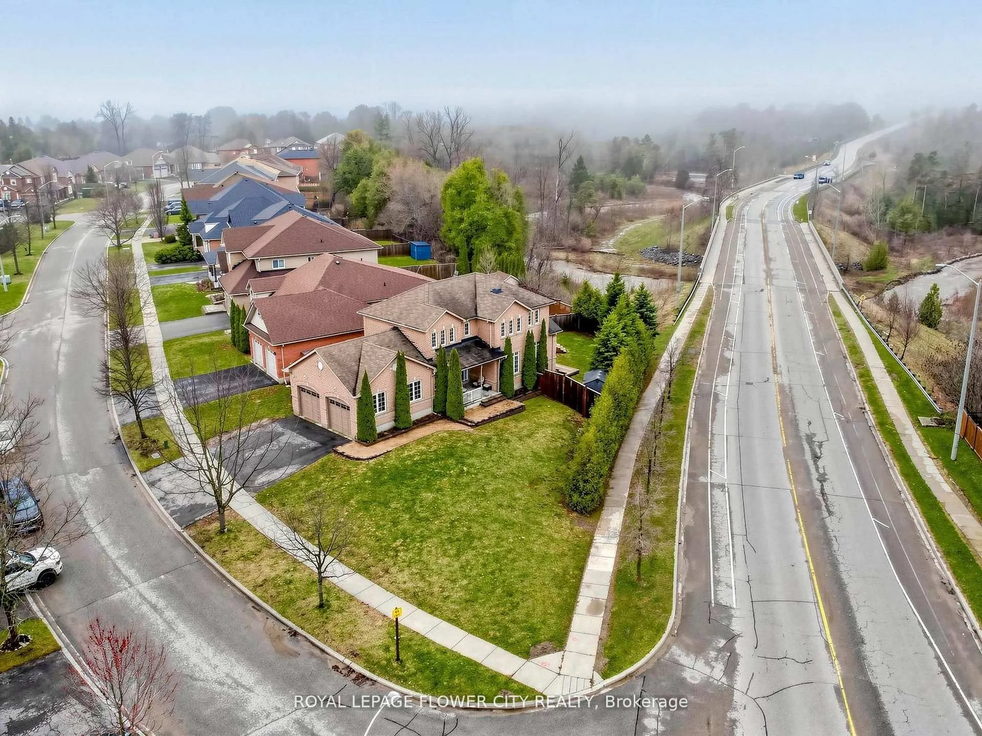 Photo 35 of 2 Don Morris Court, Clarington, Bowmanville — HOMEH