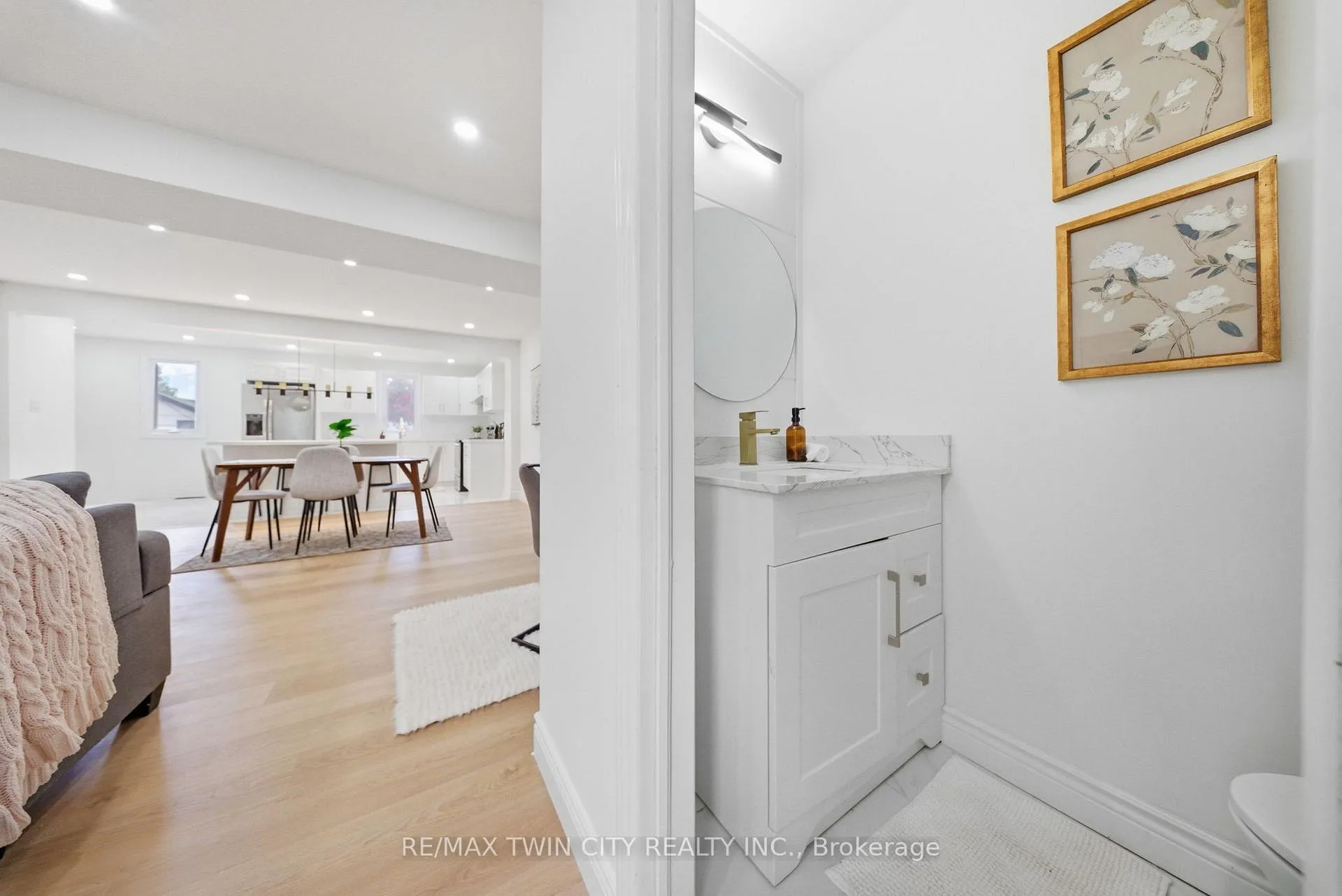 Photo 9 of 47 Walnut Street, Brantford — HOMEH