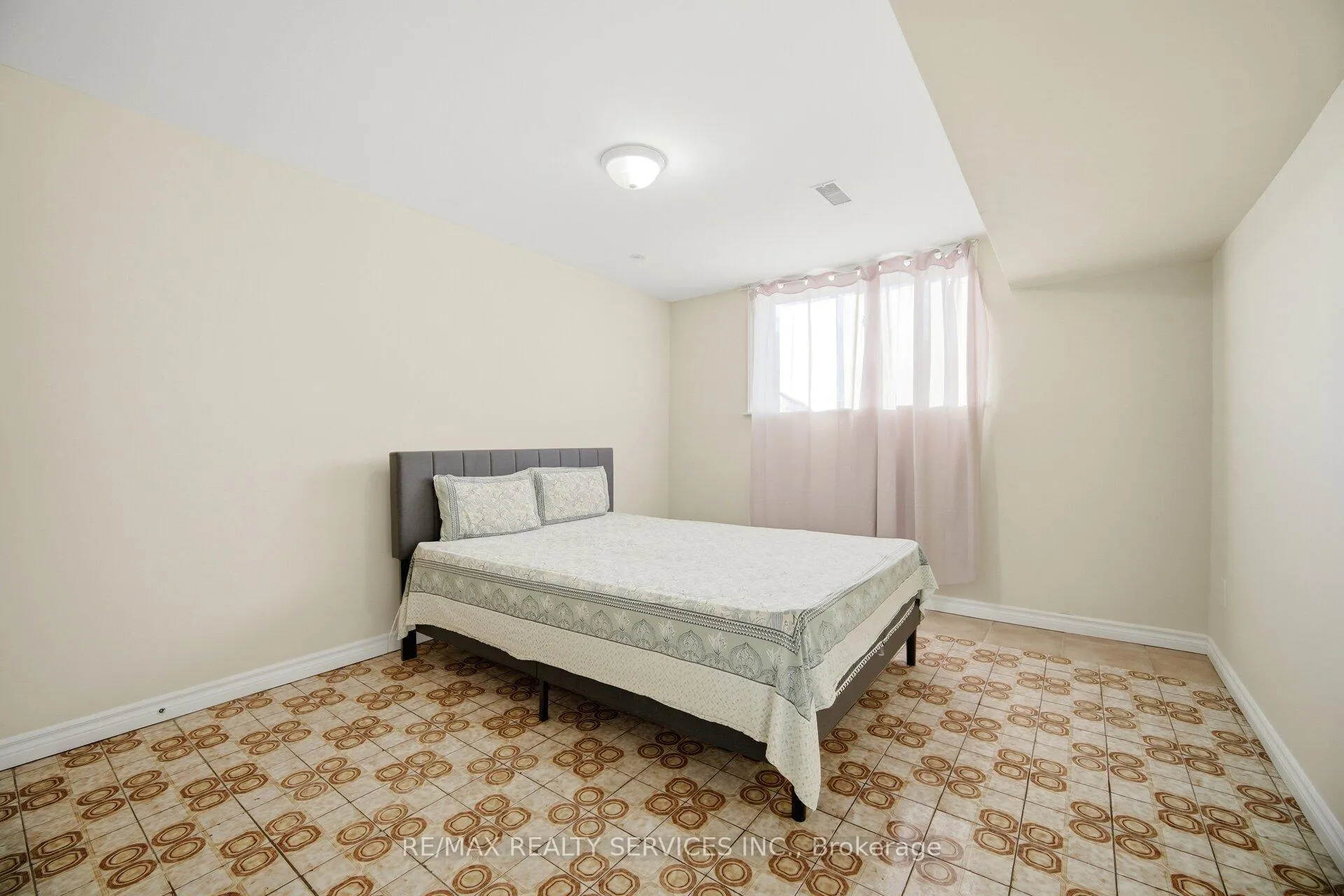 Photo 41 of 57 Jellicoe Crescent, Brampton, Northgate — HOMEH