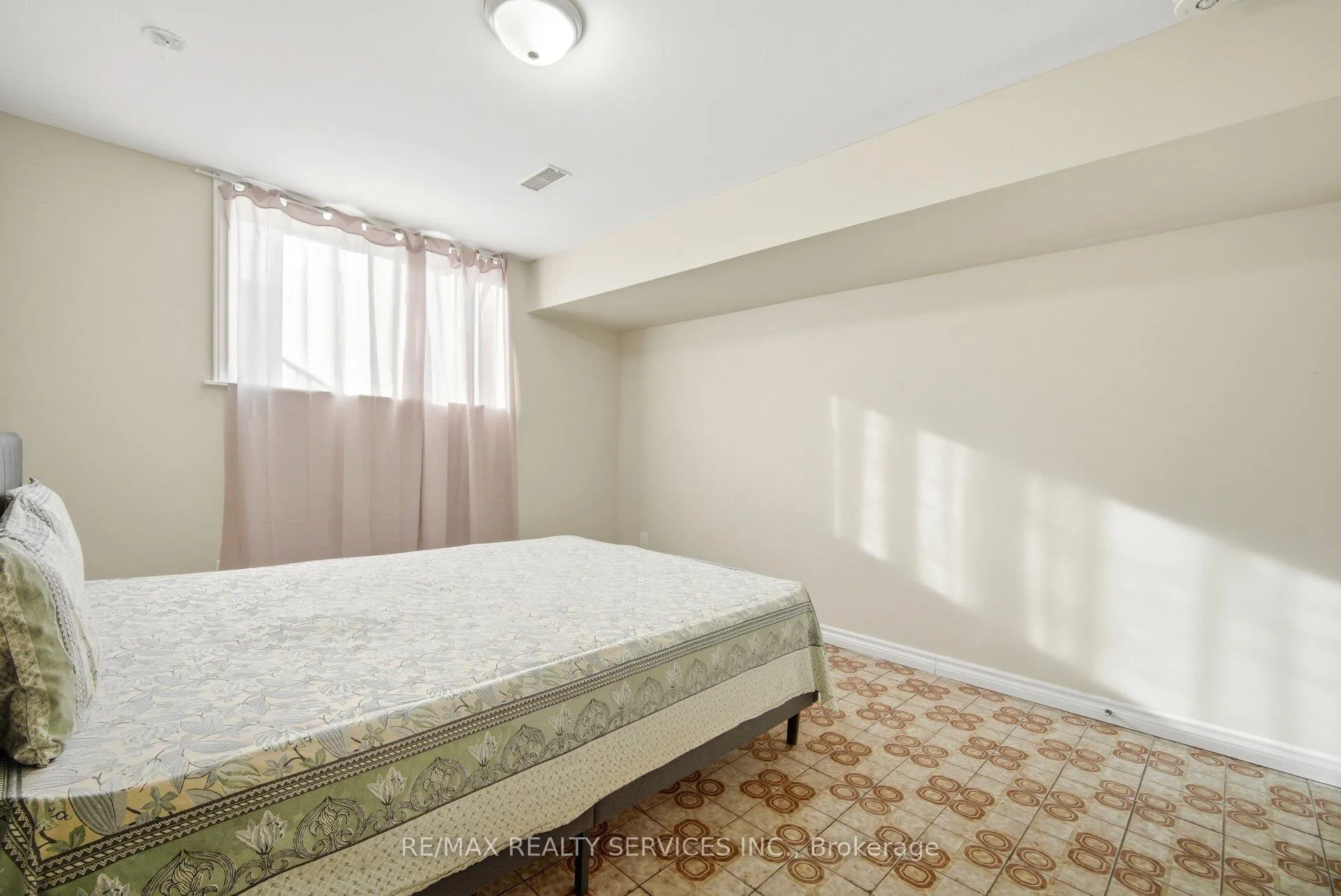 Photo 42 of 57 Jellicoe Crescent, Brampton, Northgate — HOMEH