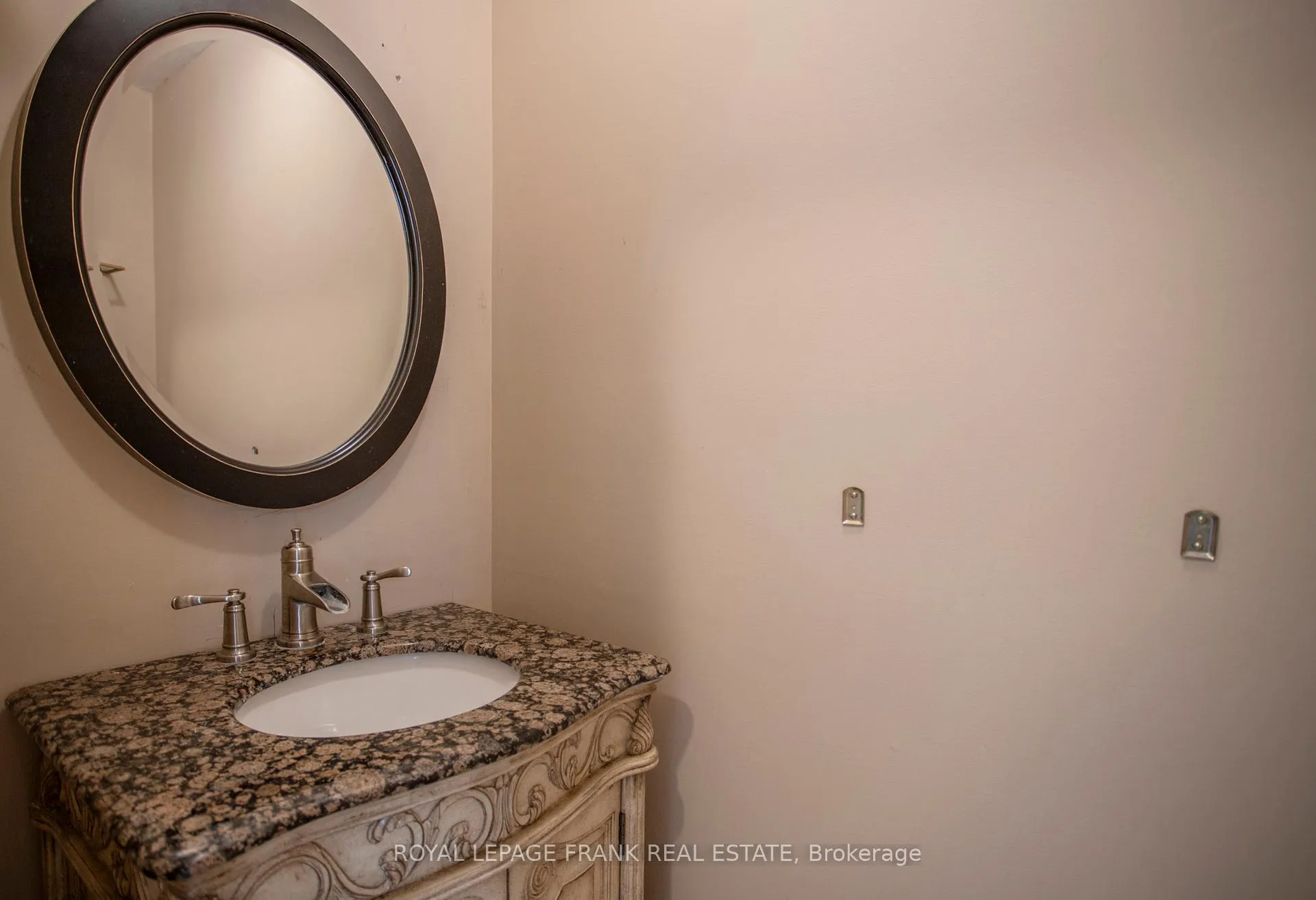 Photo 16 of 90 Hillhurst Crescent, Clarington, Courtice — HOMEH