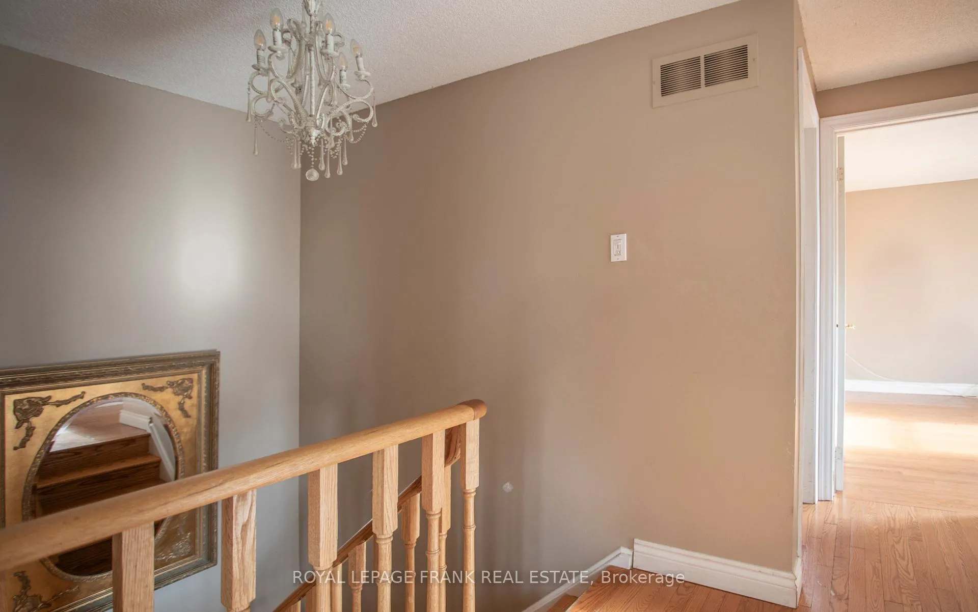 Photo 17 of 90 Hillhurst Crescent, Clarington, Courtice — HOMEH