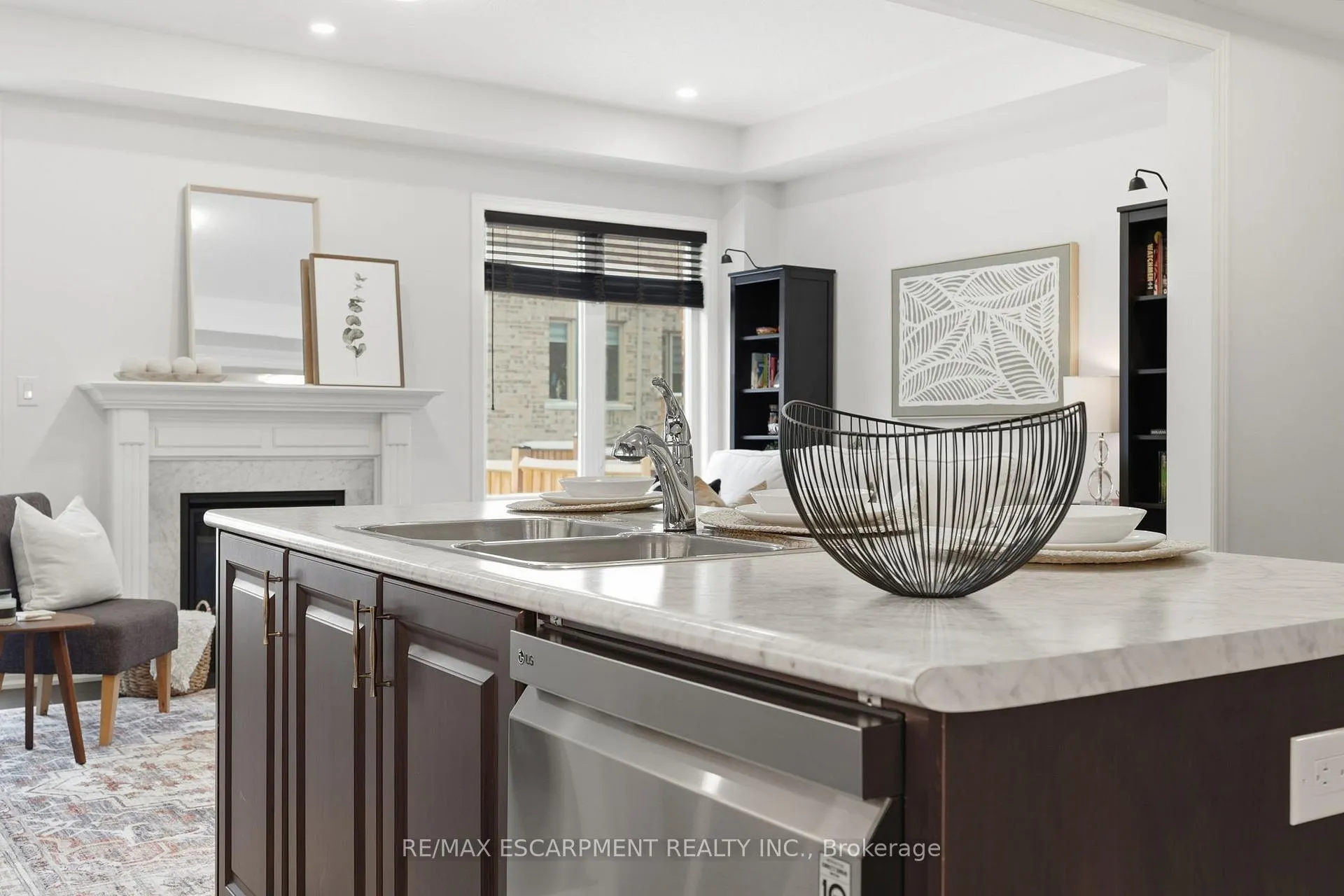 Photo 12 of 33 Mountain Heights Place, Hamilton, Waterdown — HOMEH