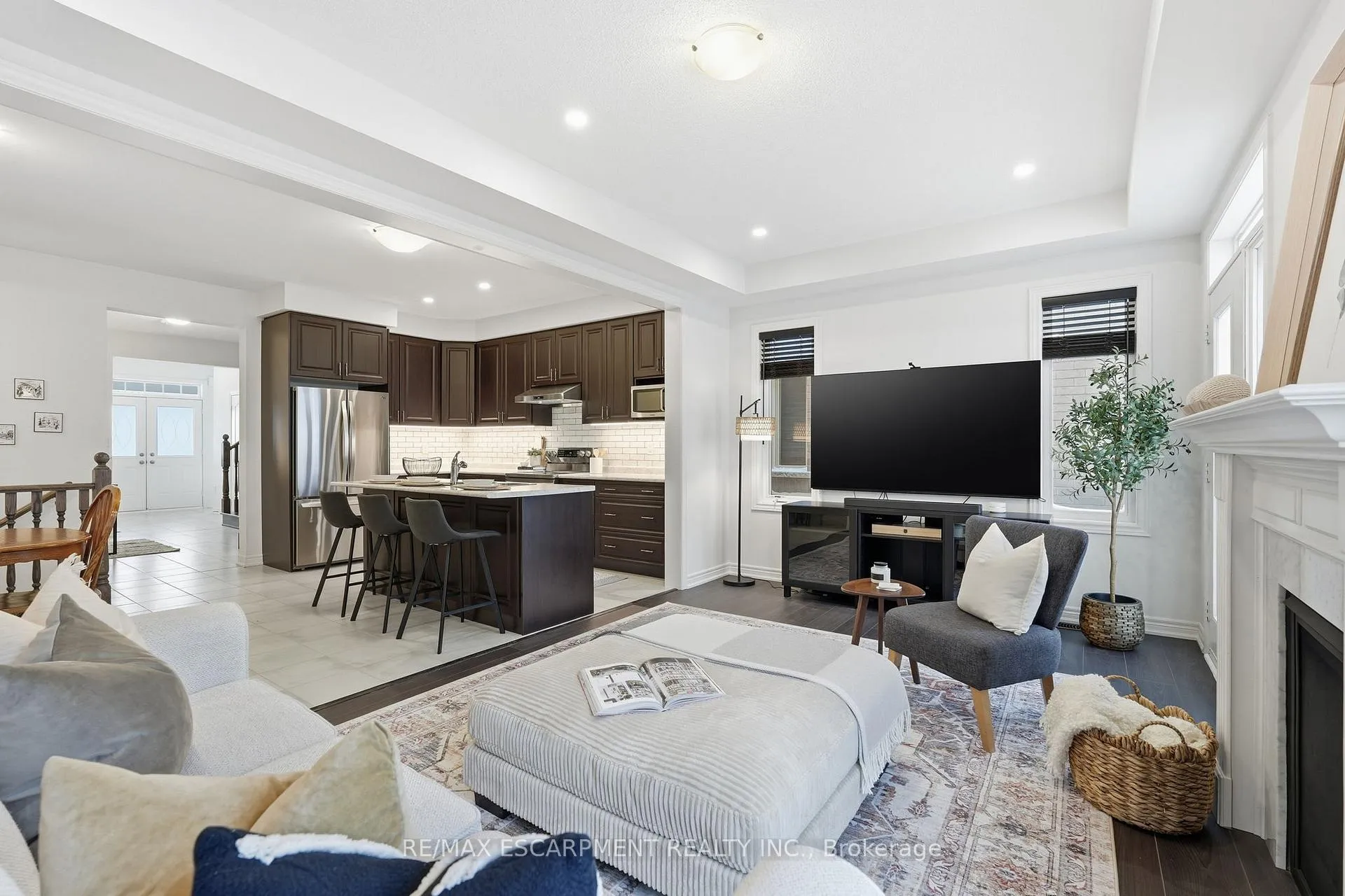Photo 13 of 33 Mountain Heights Place, Hamilton, Waterdown — HOMEH