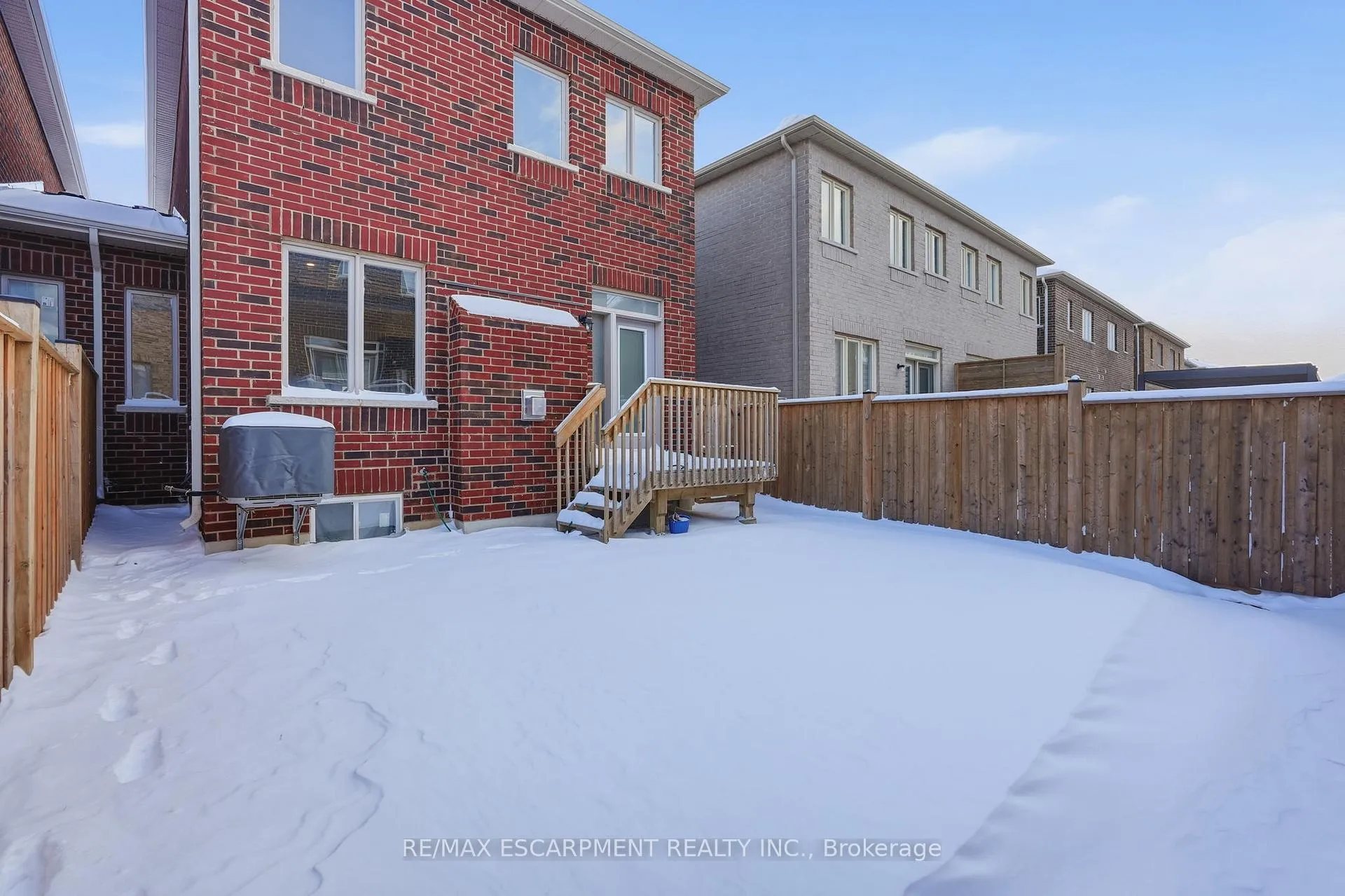 Photo 30 of 33 Mountain Heights Place, Hamilton, Waterdown — HOMEH