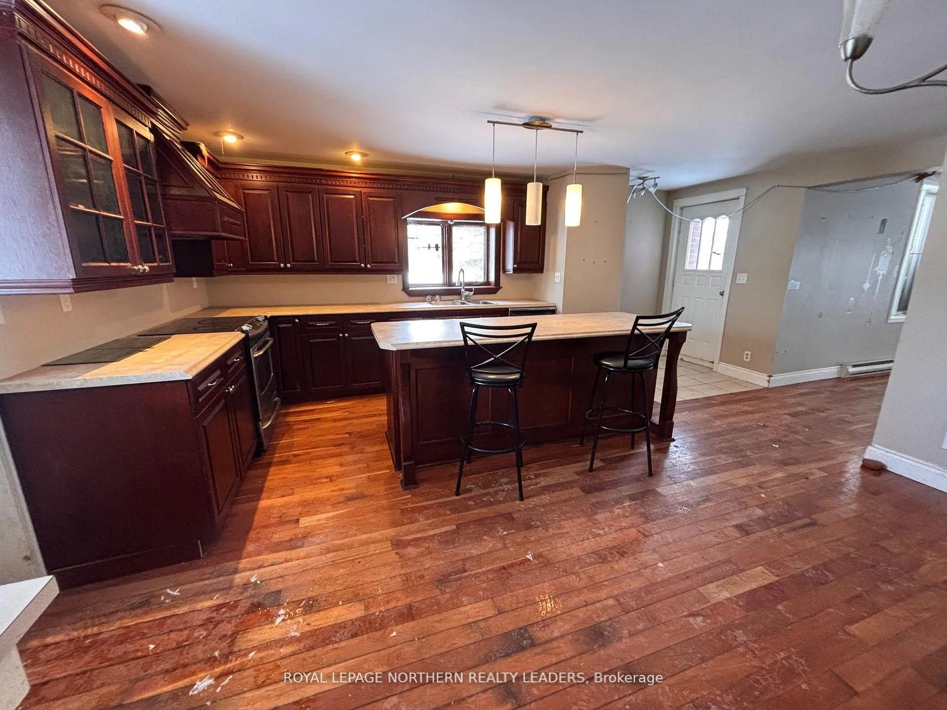 Photo 5 of 2343 Genier Road, Cochrane — HOMEH
