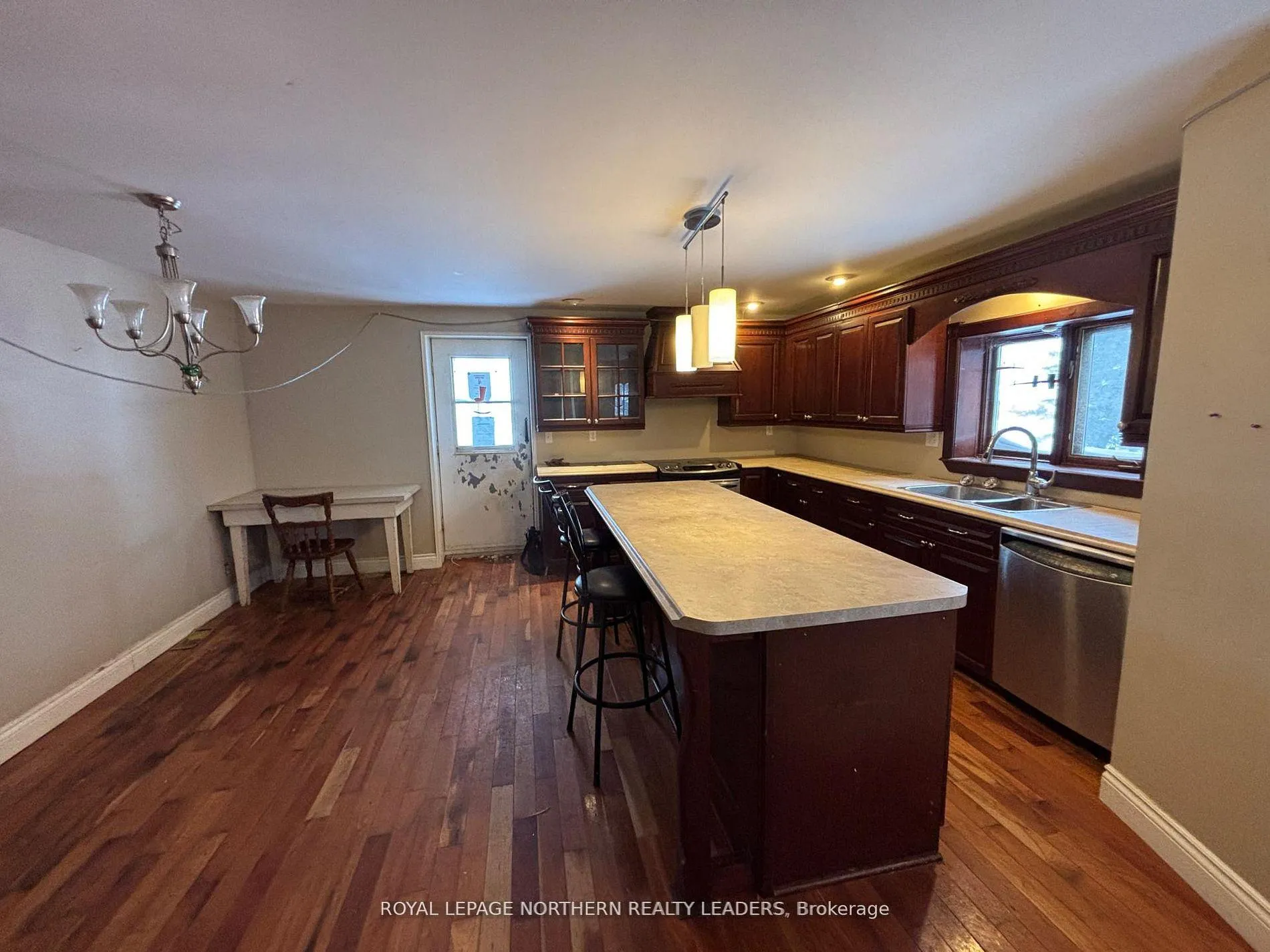 Photo 8 of 2343 Genier Road, Cochrane — HOMEH