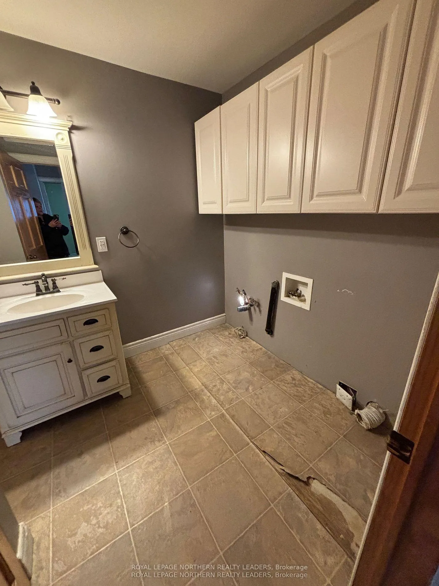 Photo 26 of 2343 Genier Road, Cochrane — HOMEH