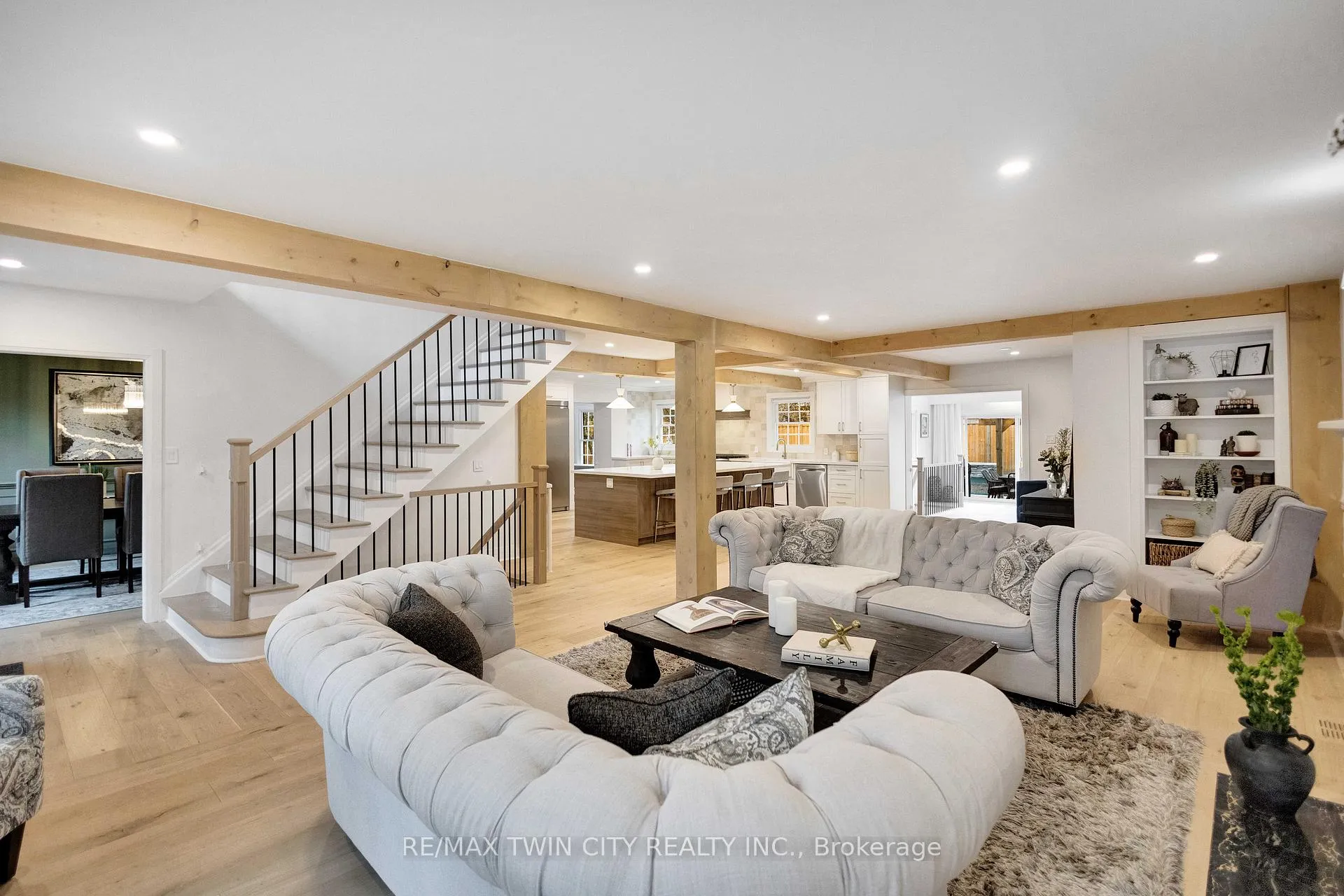 Photo 7 of 17 Braemar Place, Hamilton, Mohawk — HOMEH